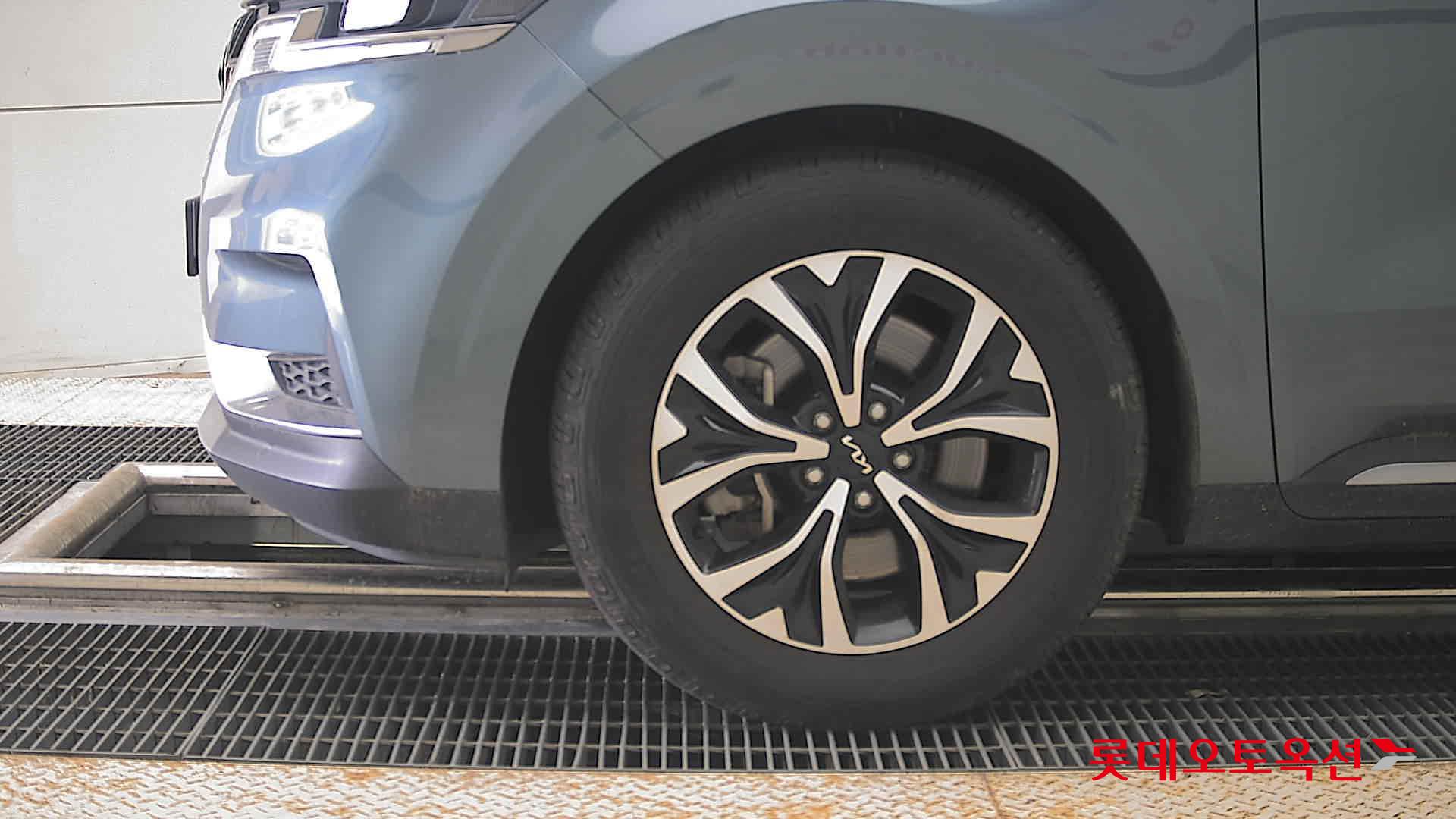 2022 - kia carnival
