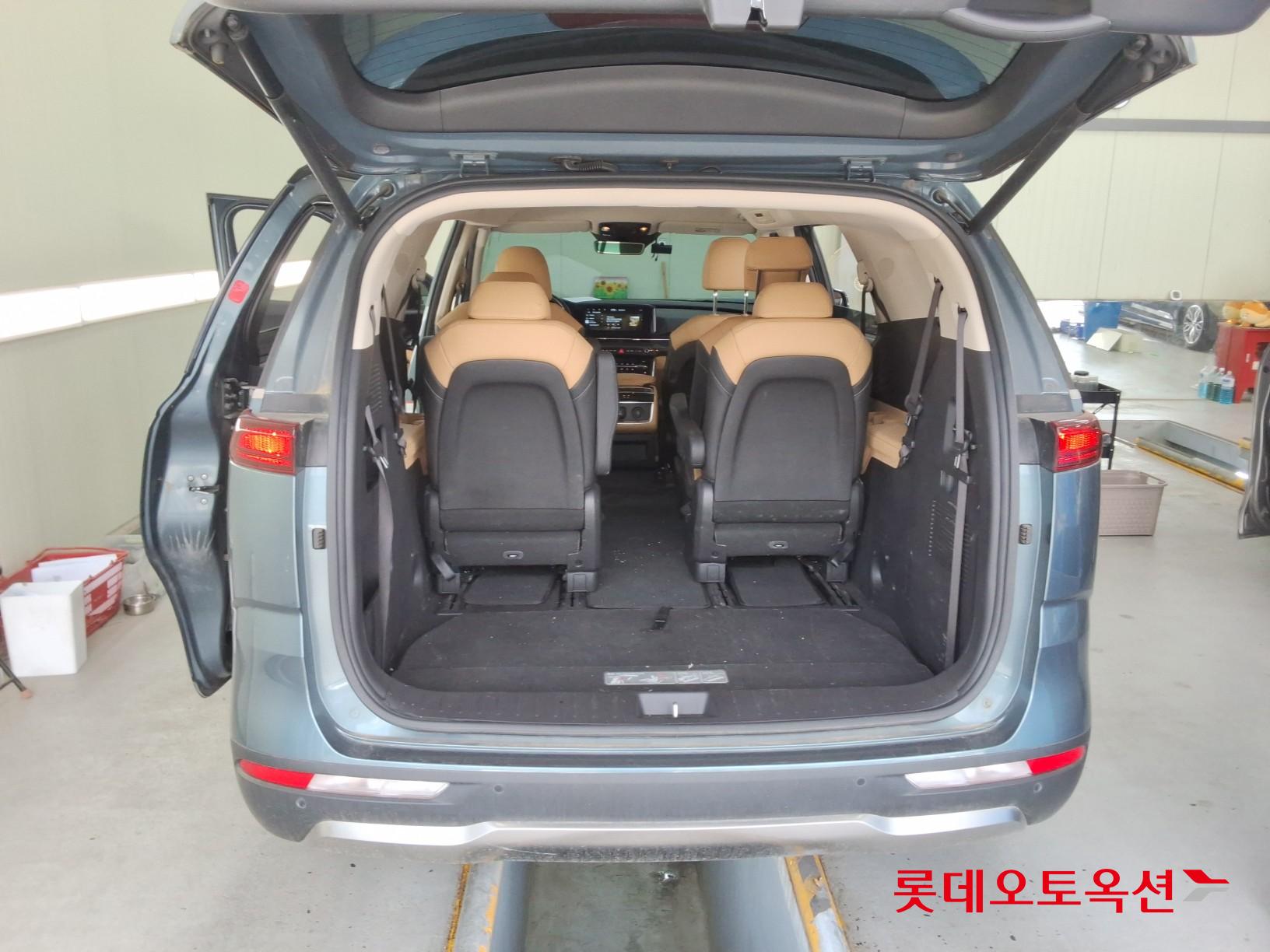 2022 - kia carnival