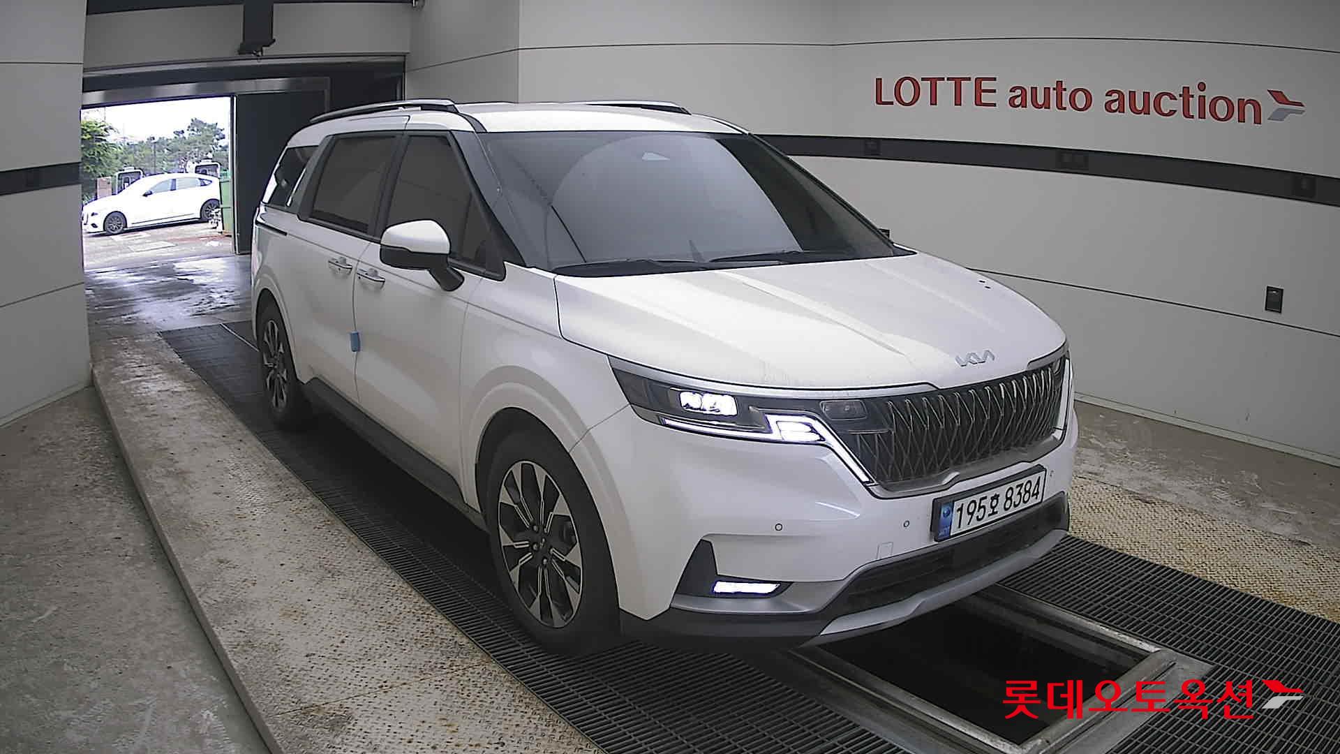 2023 - kia carnival