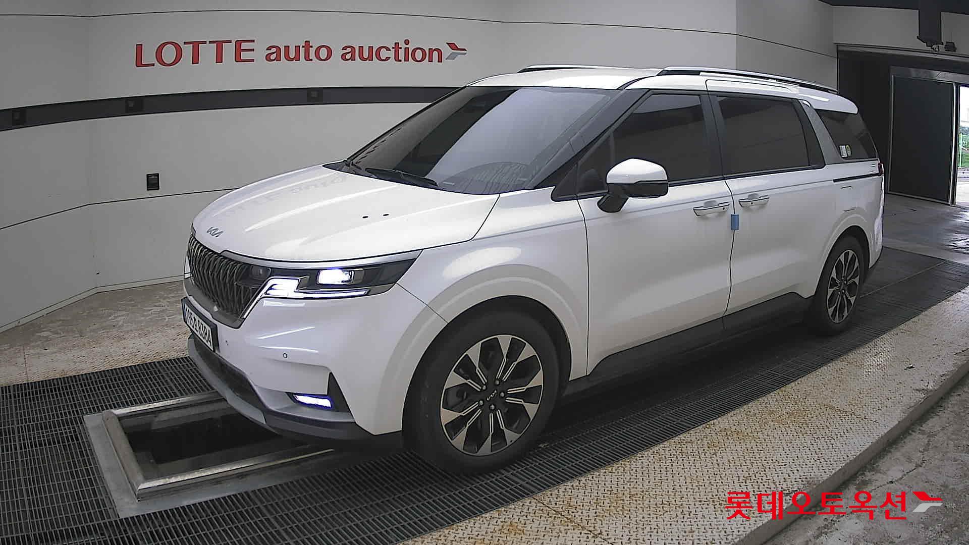 2023 - kia carnival