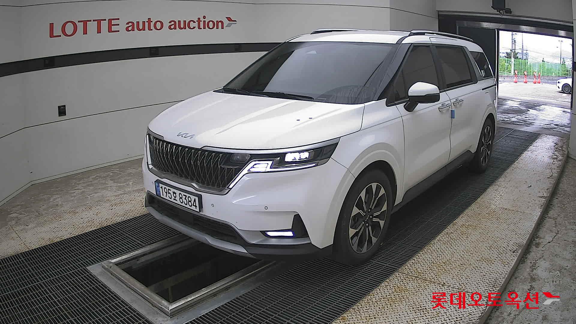 2023 - kia carnival