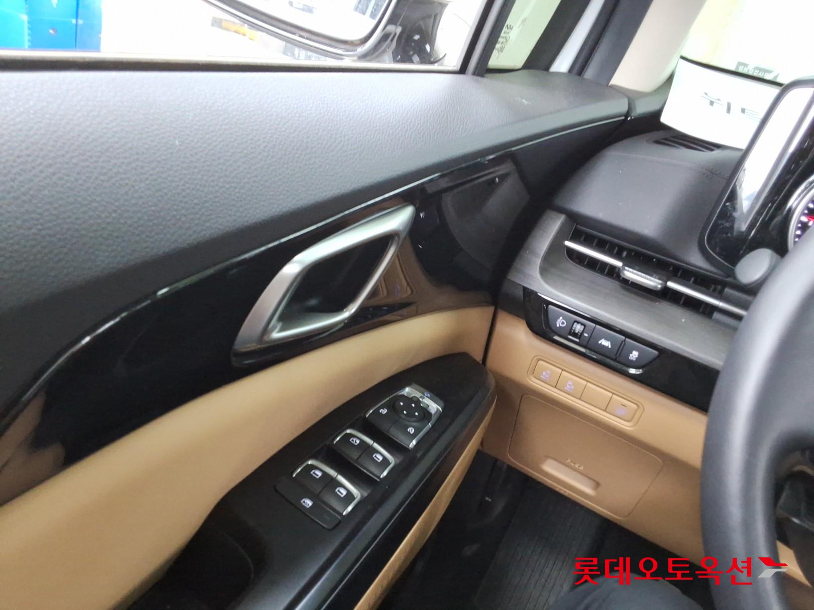 2023 - kia carnival