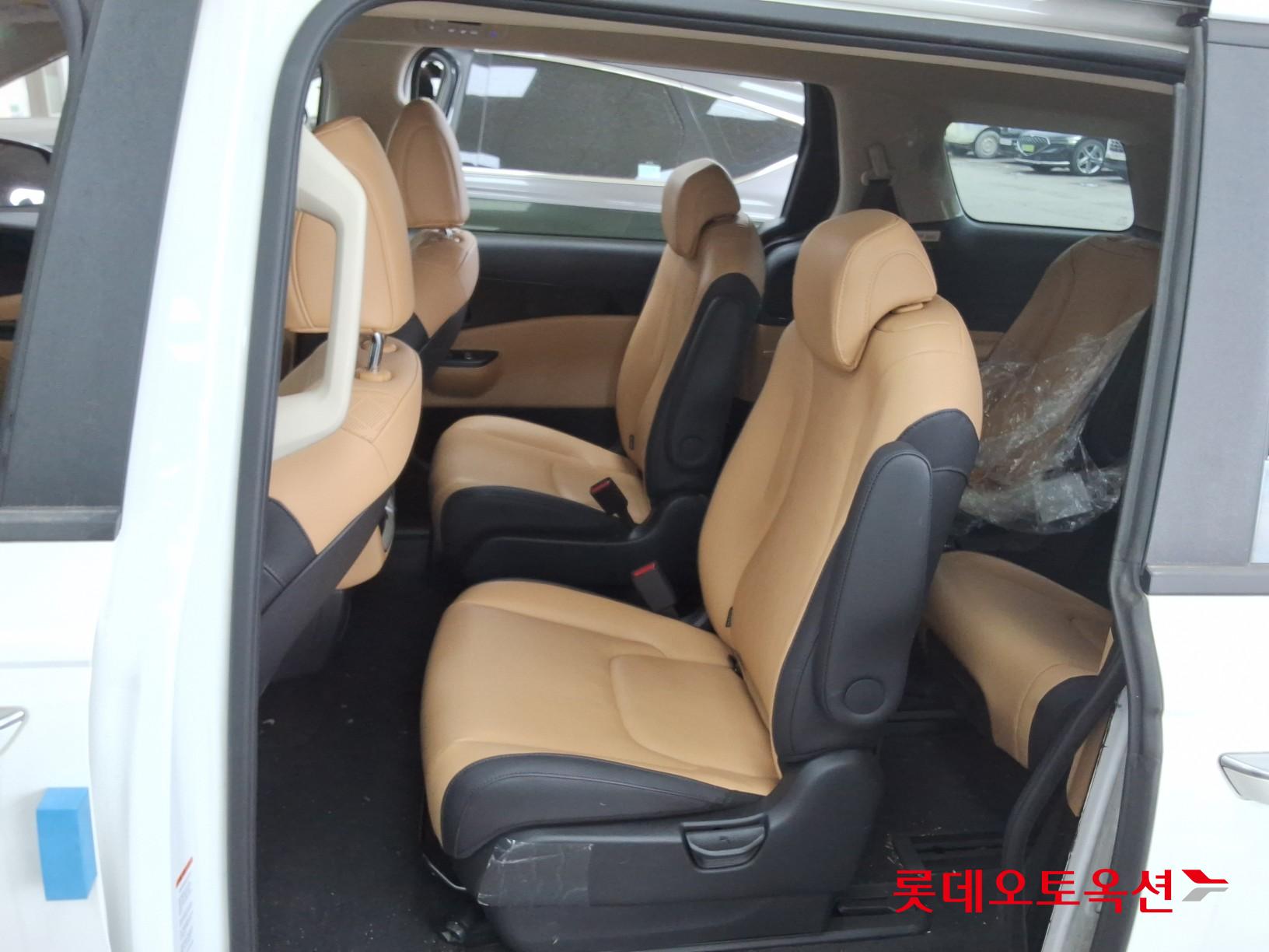 2023 - kia carnival