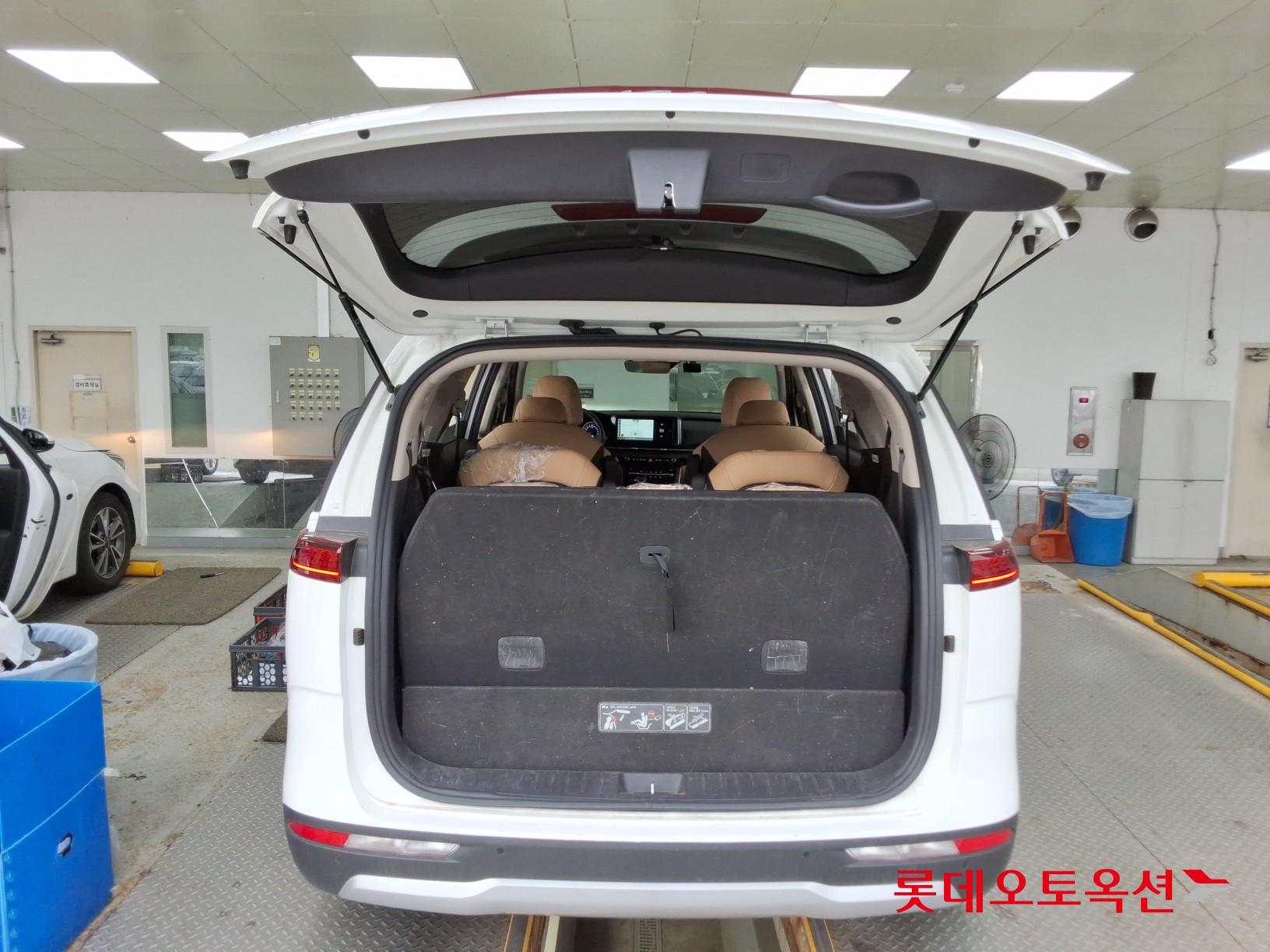 2023 - kia carnival