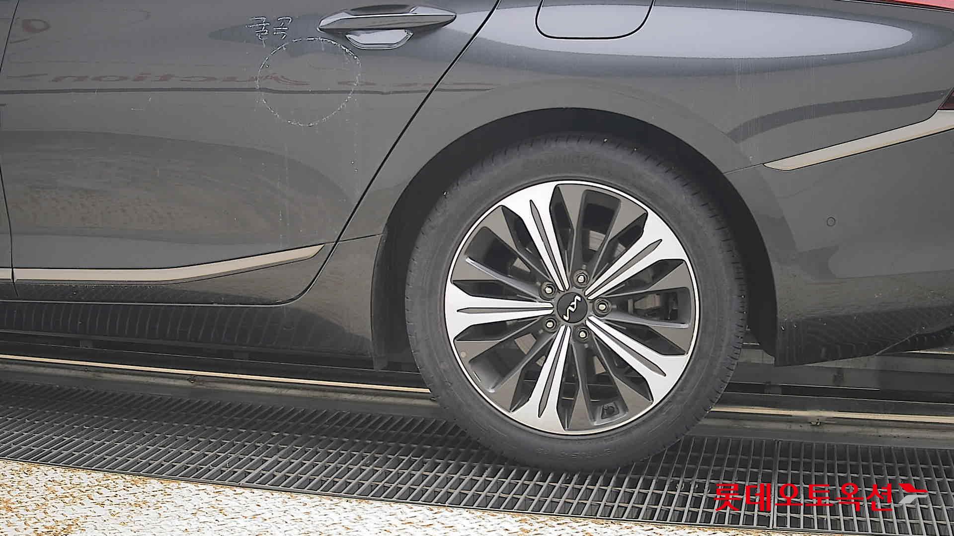 2023 - kia k8