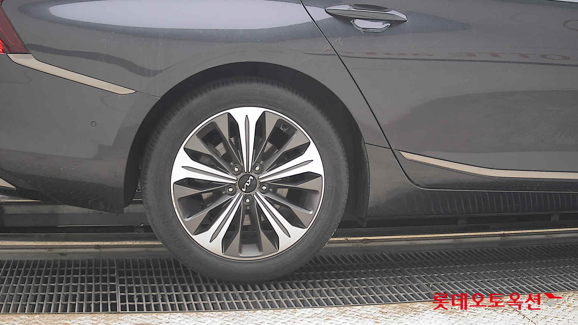 2023 - kia k8