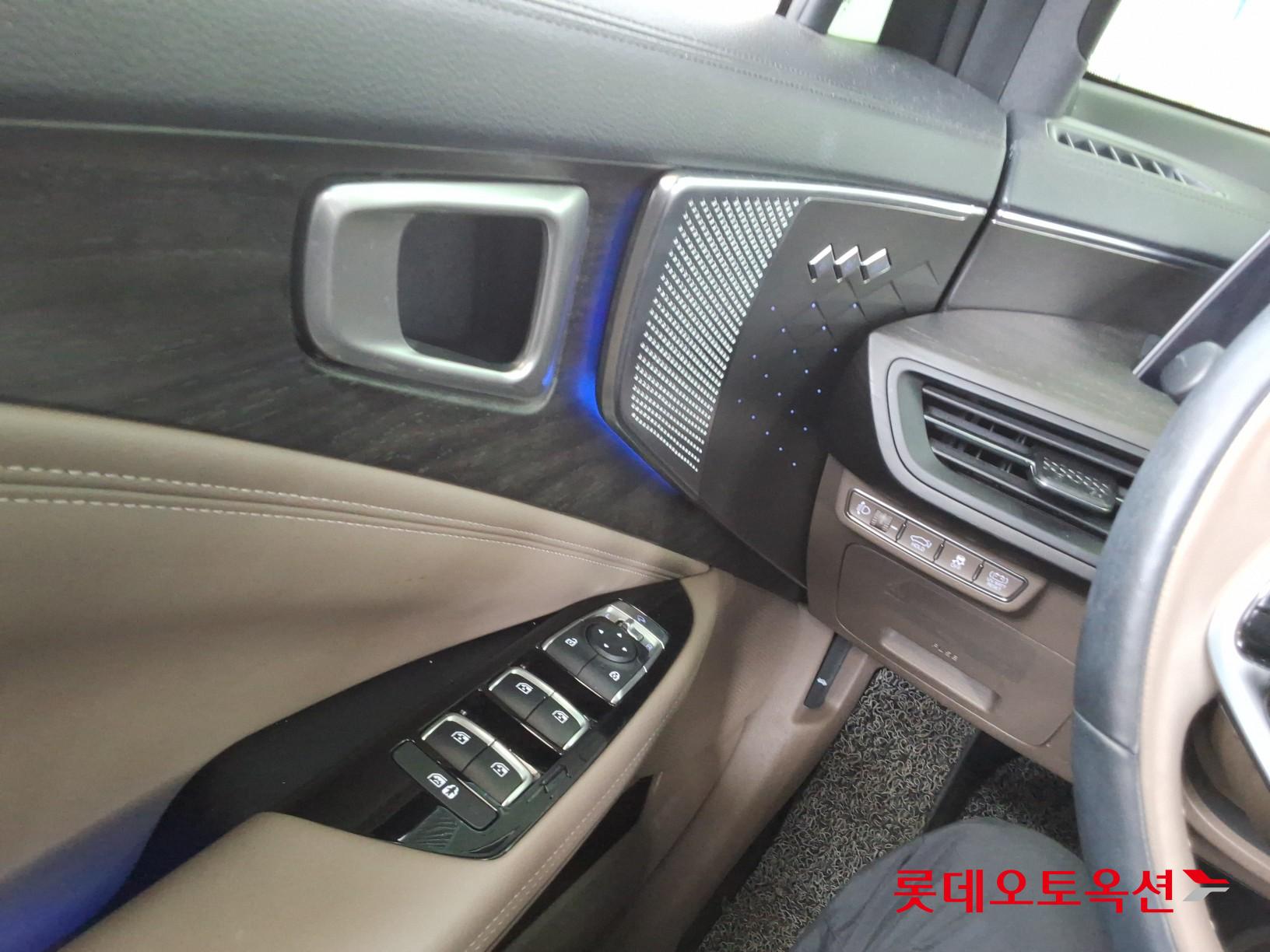 2023 - kia k8
