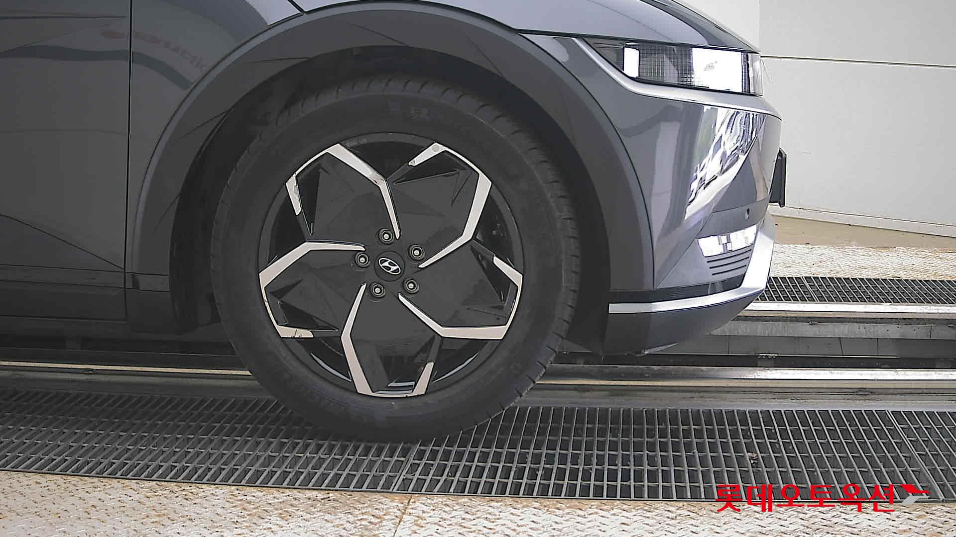 2023 - hyundai ioniq