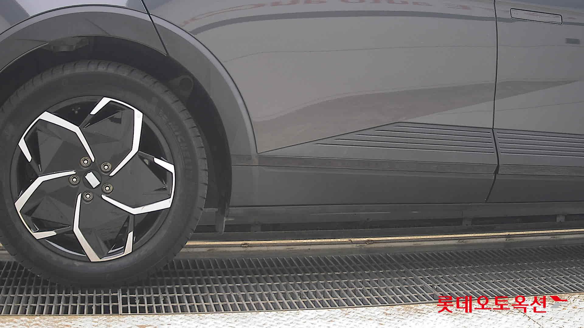 2023 - hyundai ioniq