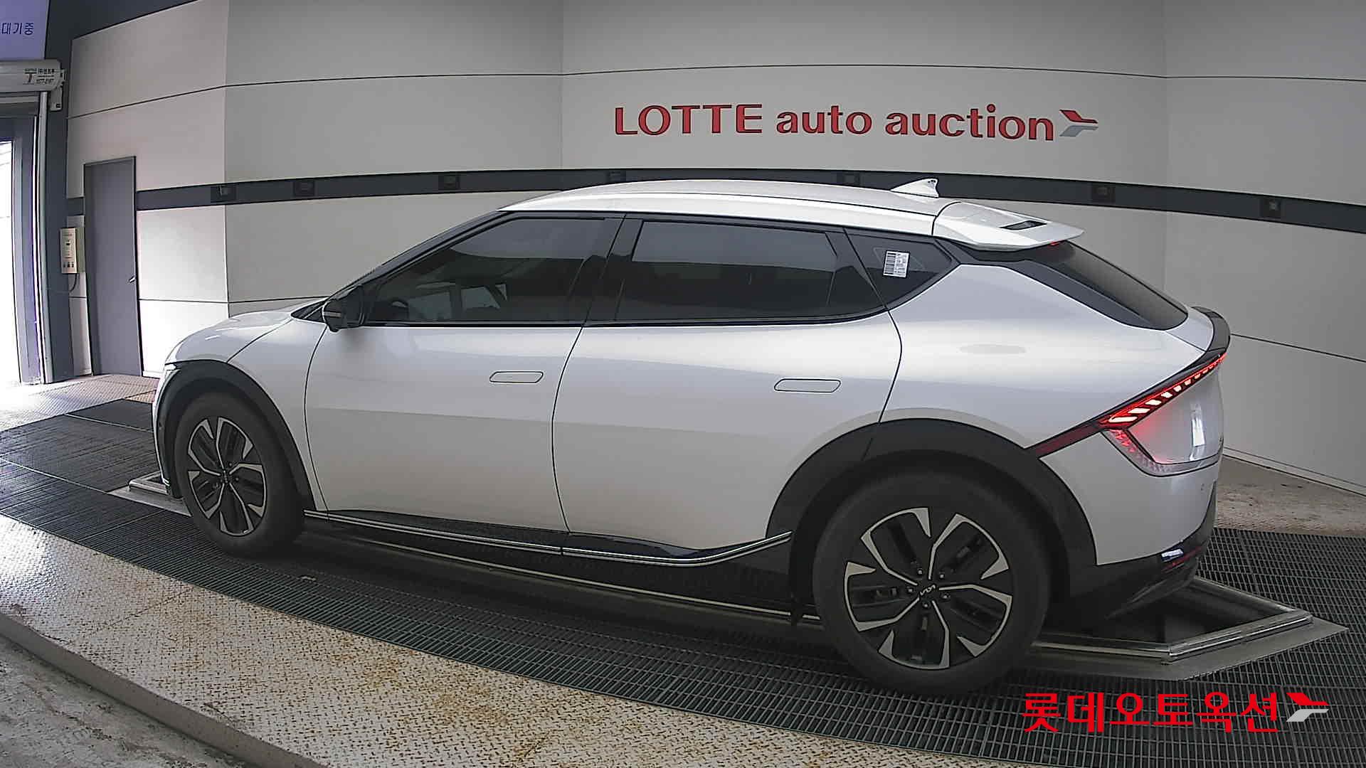 2023 - kia ev6