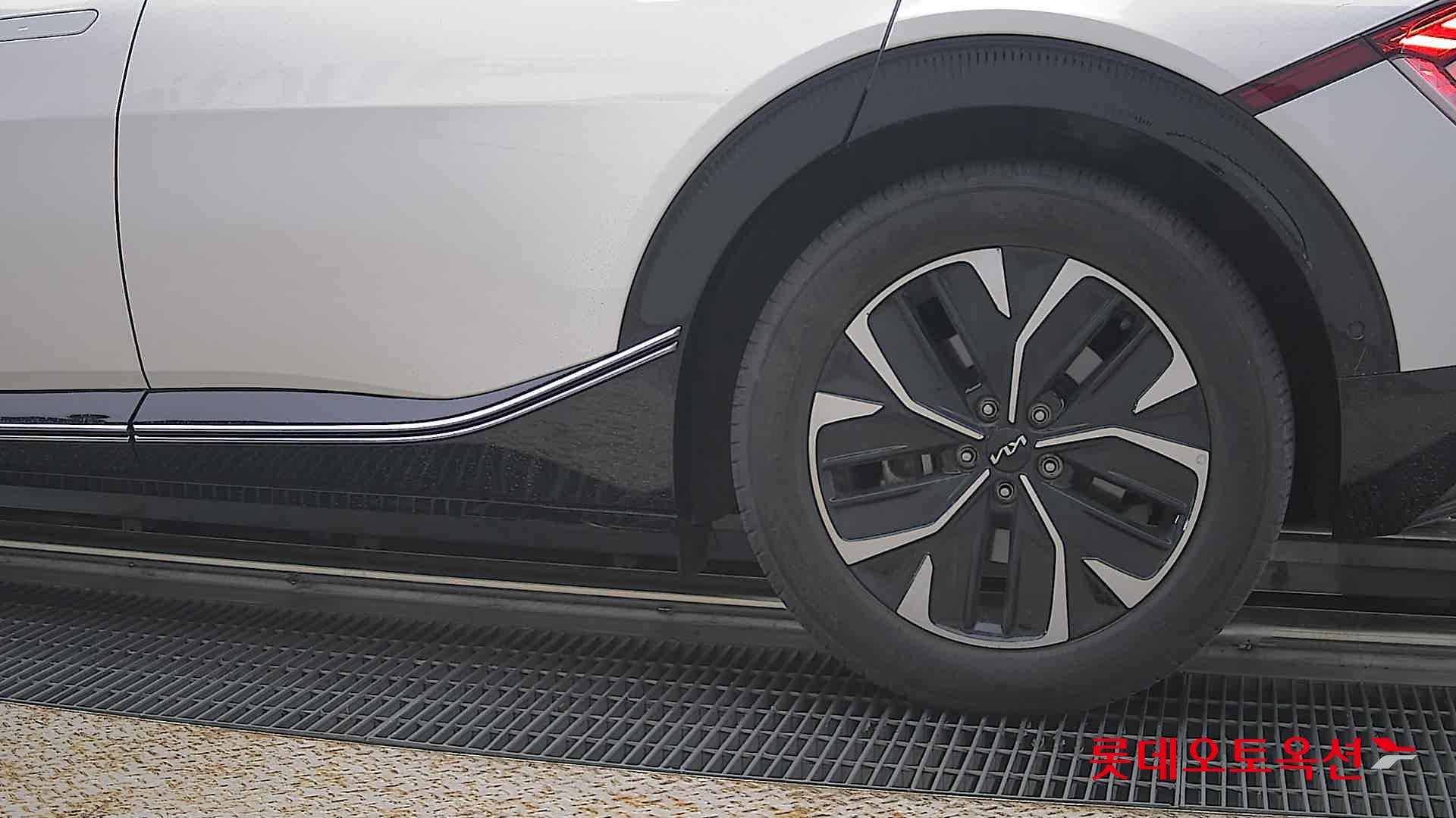 2023 - kia ev6