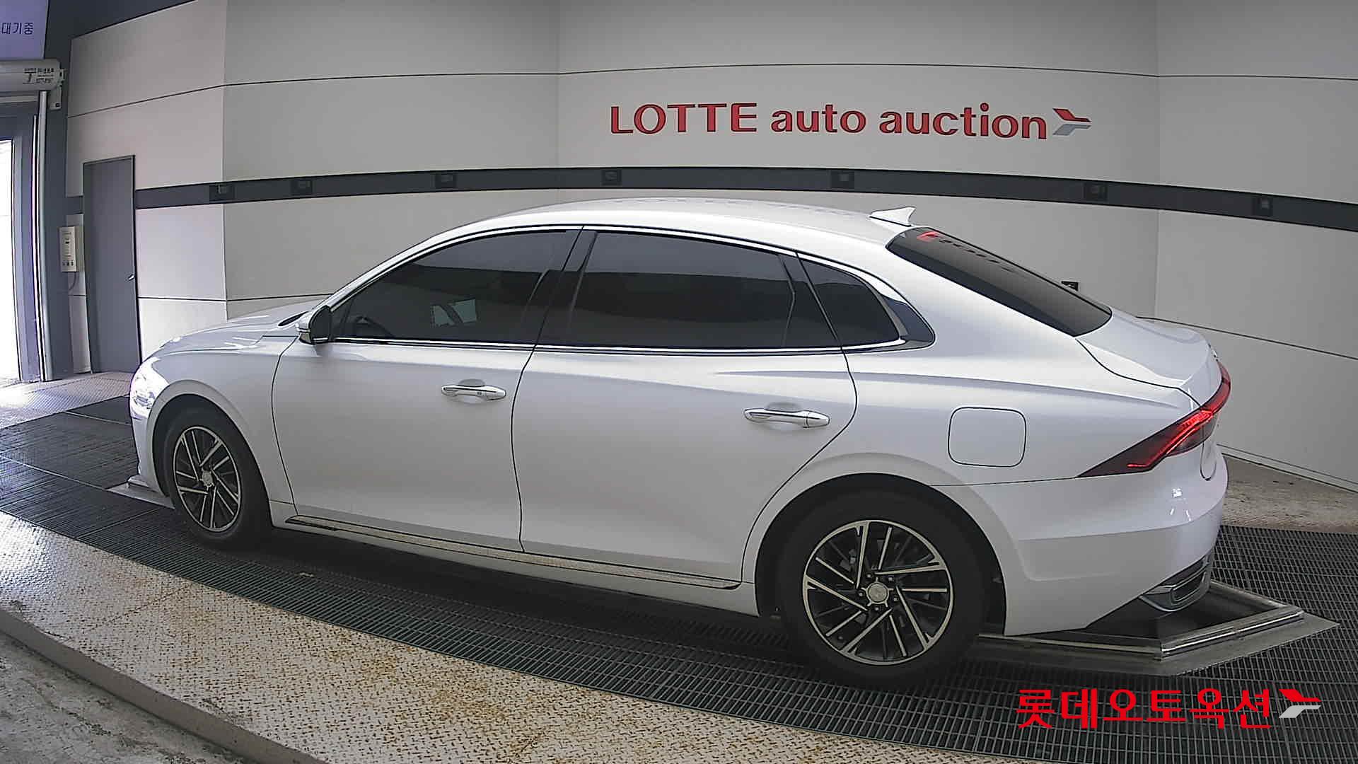 2022 - hyundai grandeur