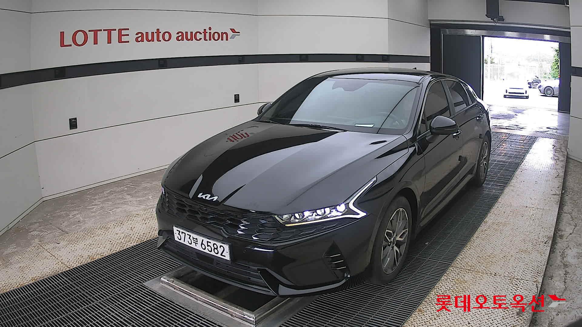 2022 - kia k5
