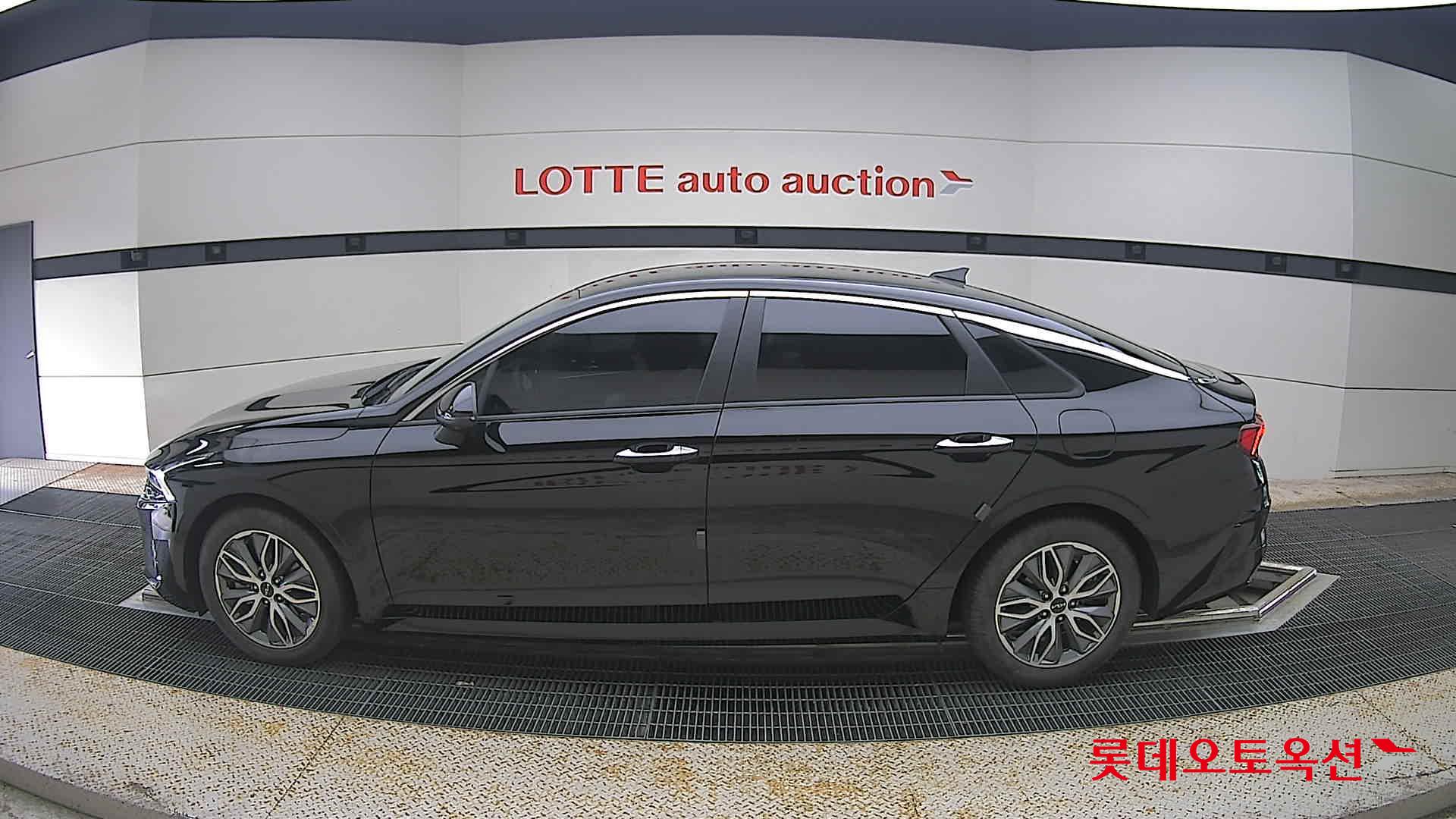 2022 - kia k5