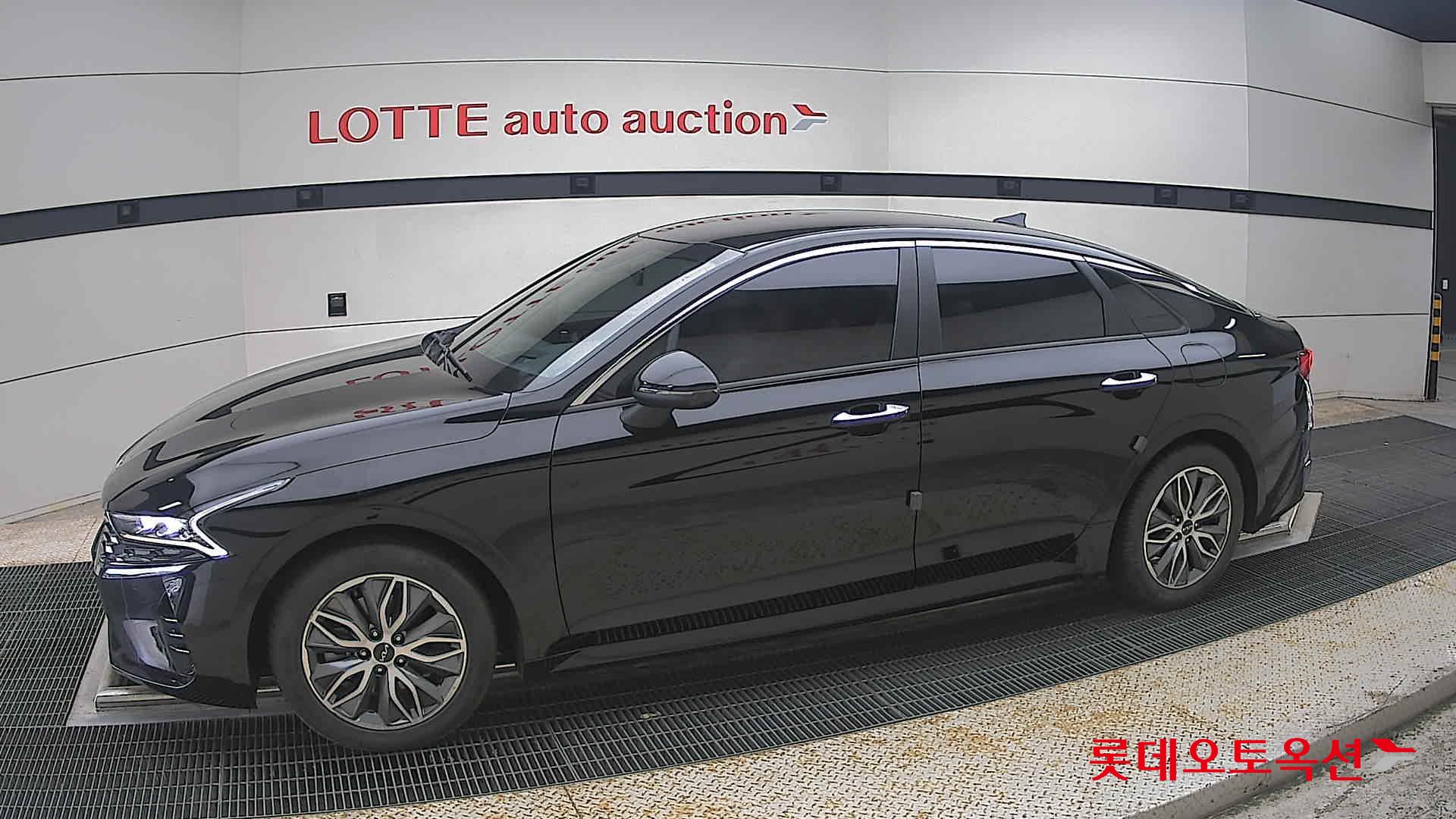 2022 - kia k5