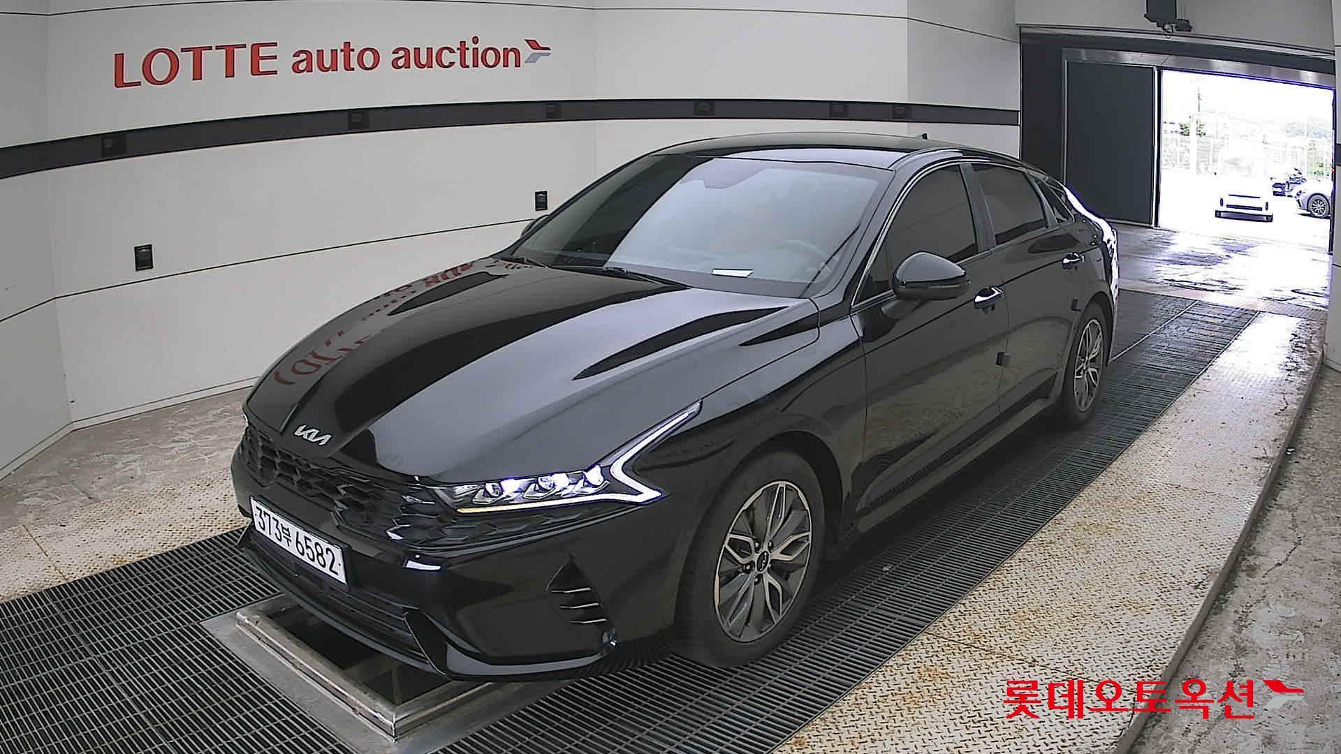 2022 - kia k5