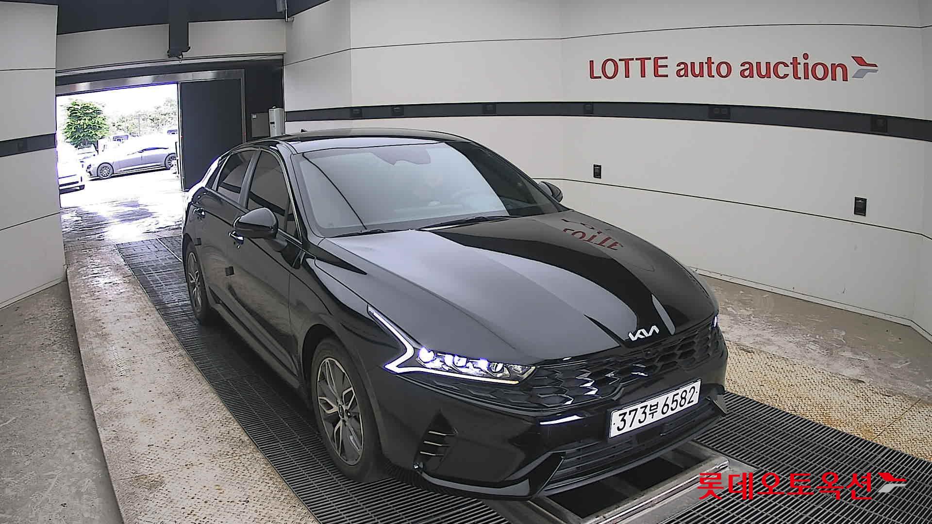2022 - kia k5