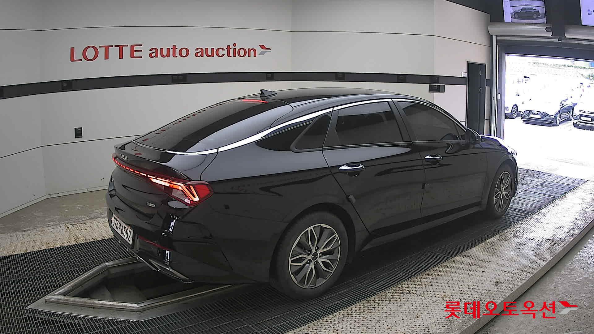 2022 - kia k5