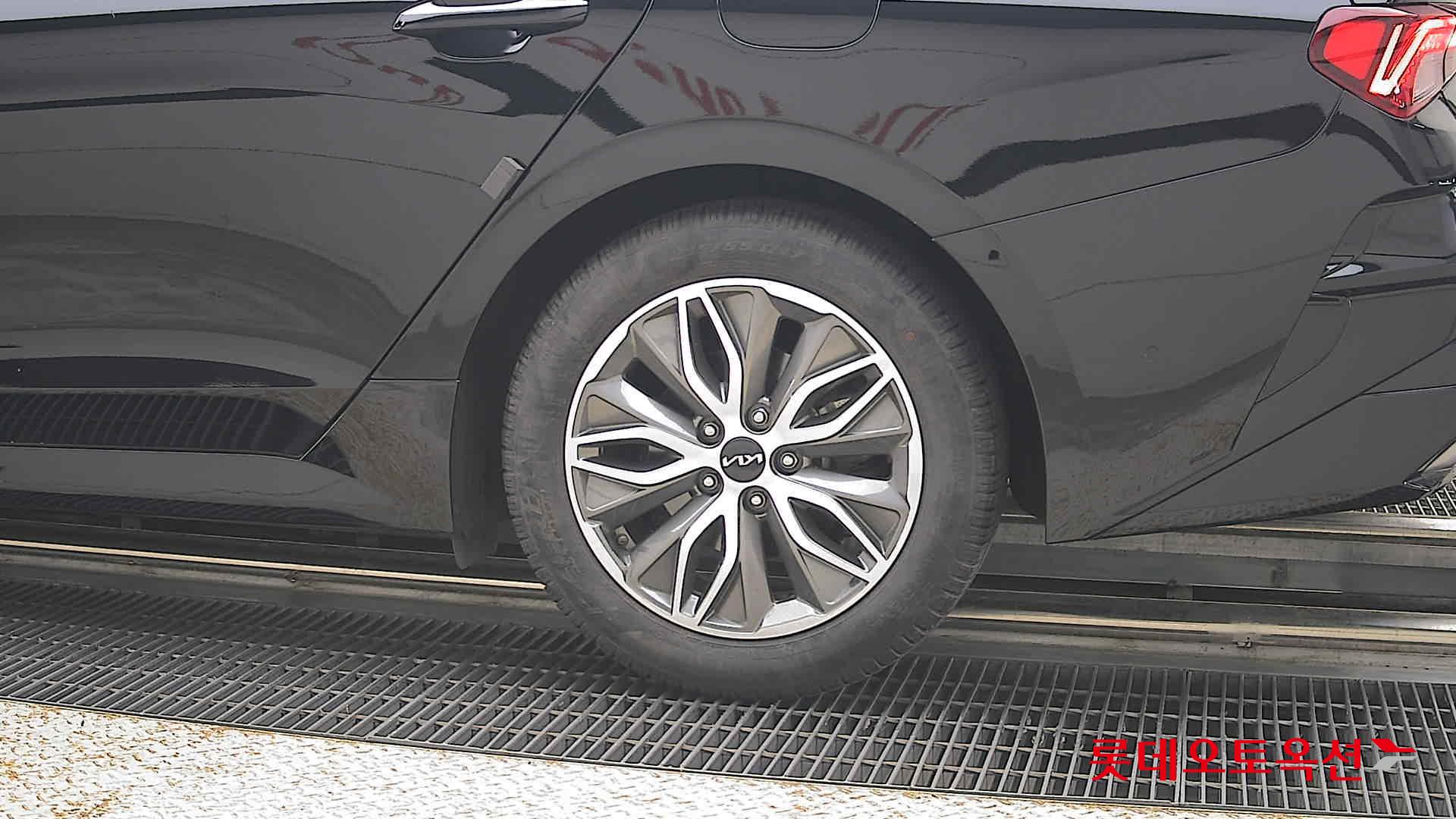 2022 - kia k5