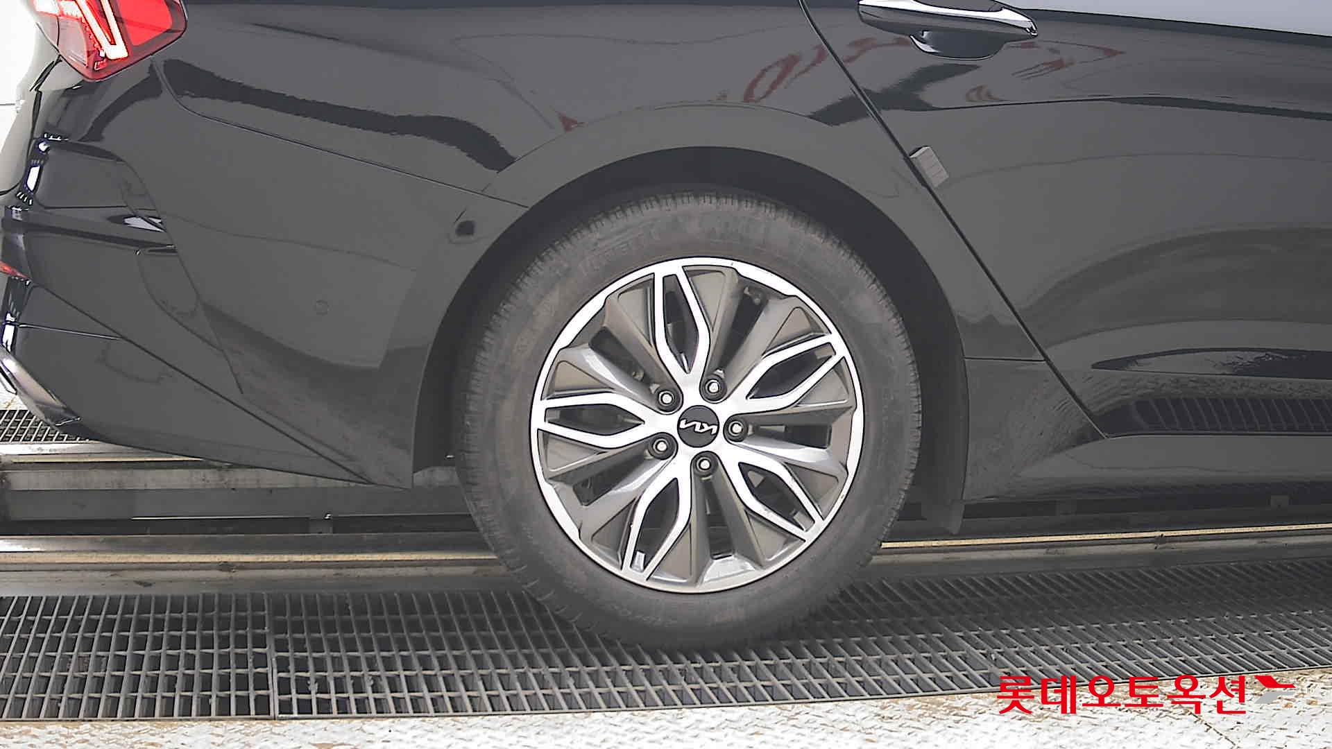 2022 - kia k5