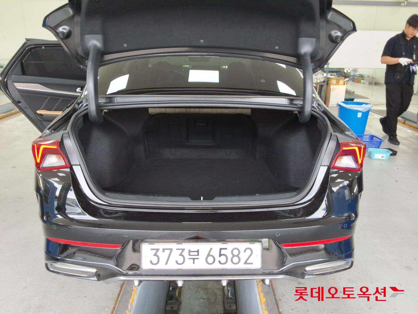 2022 - kia k5