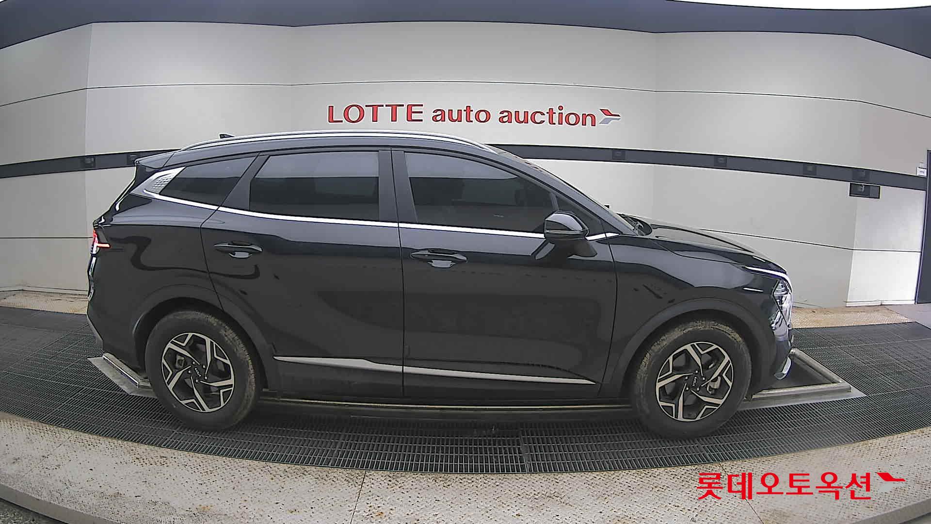 2023 - kia sportage