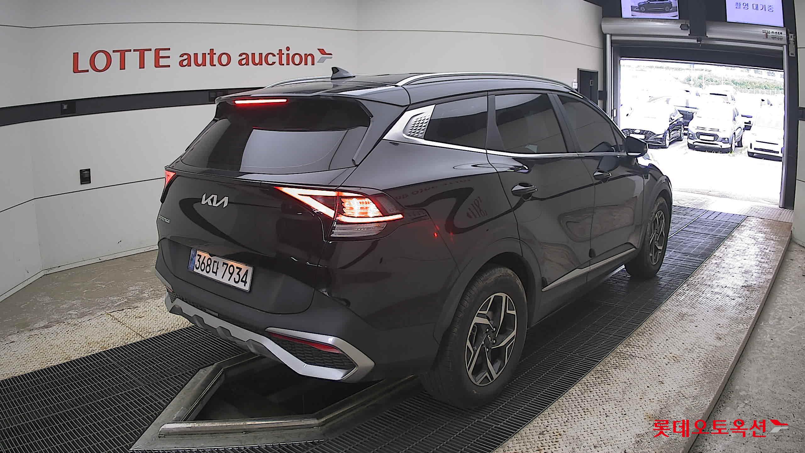 2023 - kia sportage