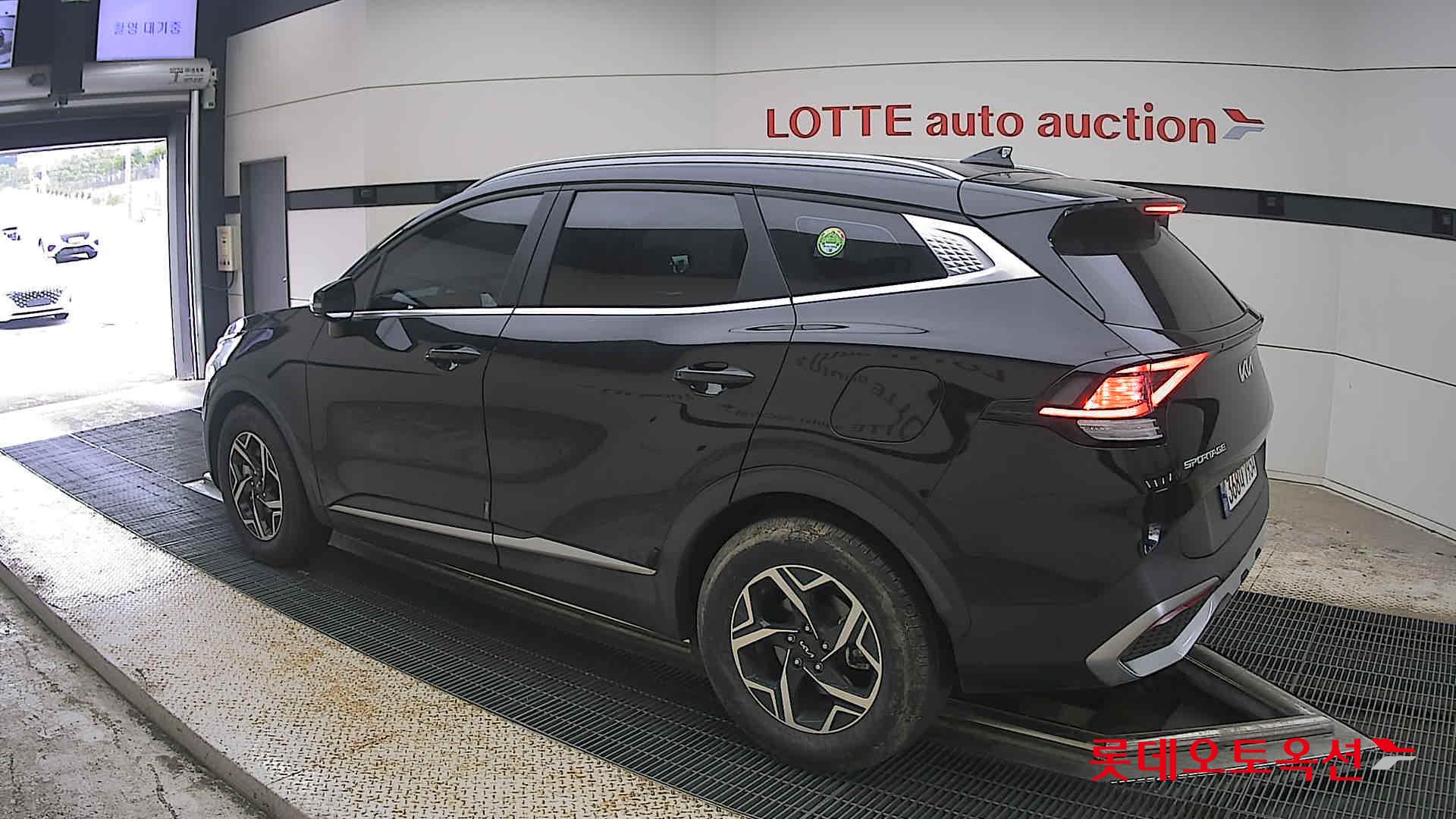 2023 - kia sportage