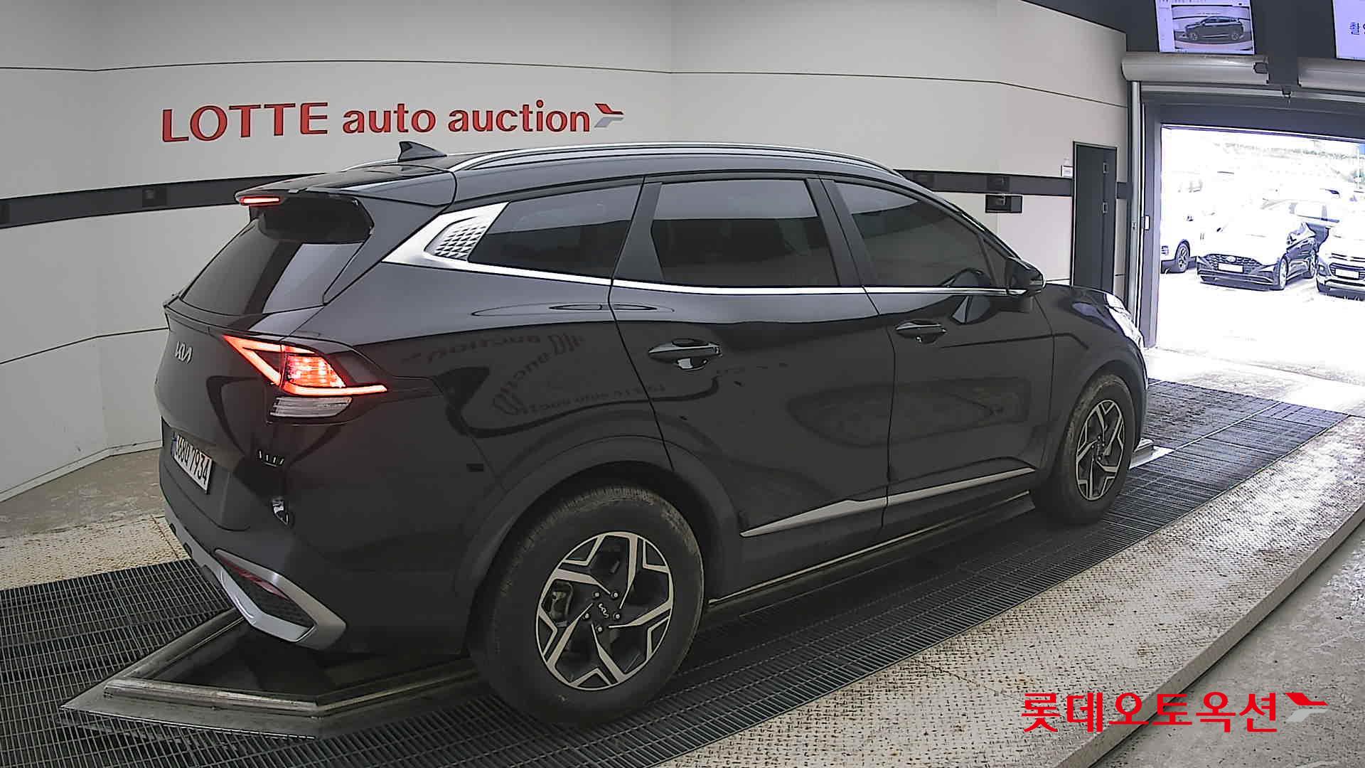2023 - kia sportage