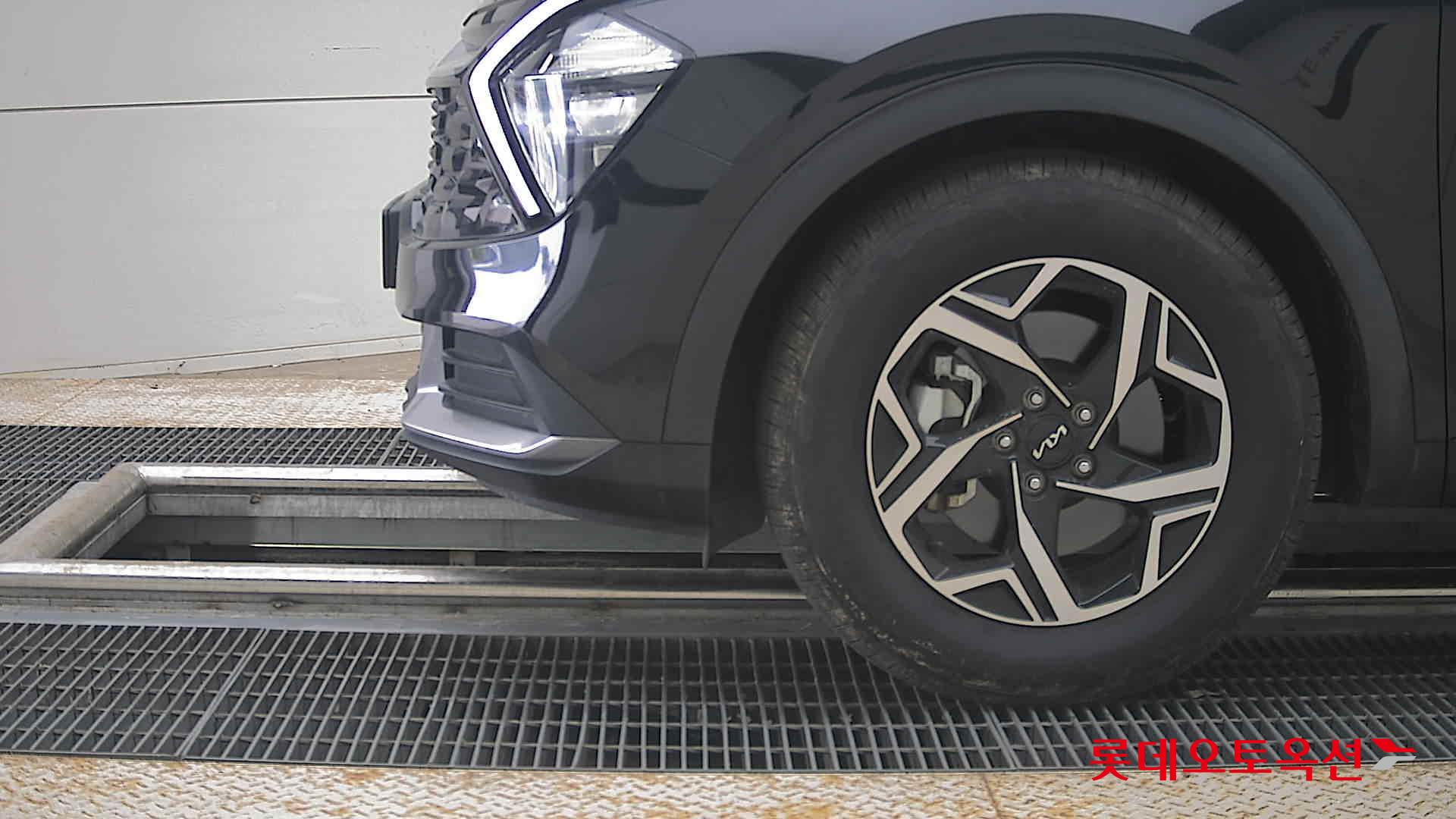 2023 - kia sportage