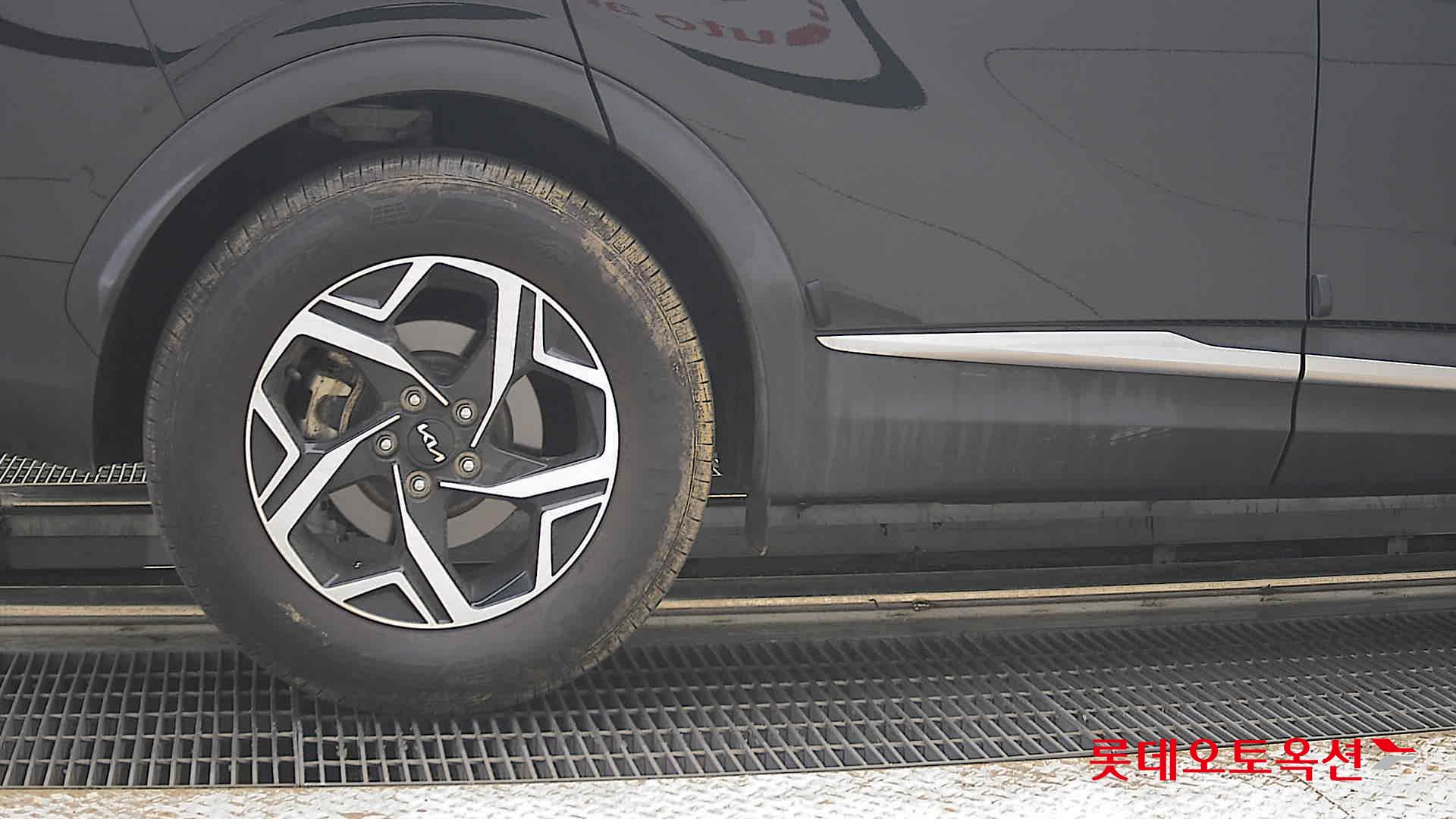 2023 - kia sportage