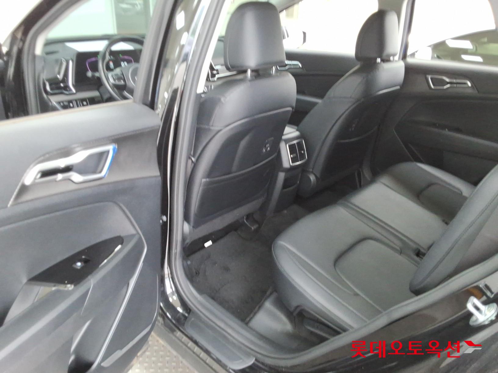 2023 - kia sportage
