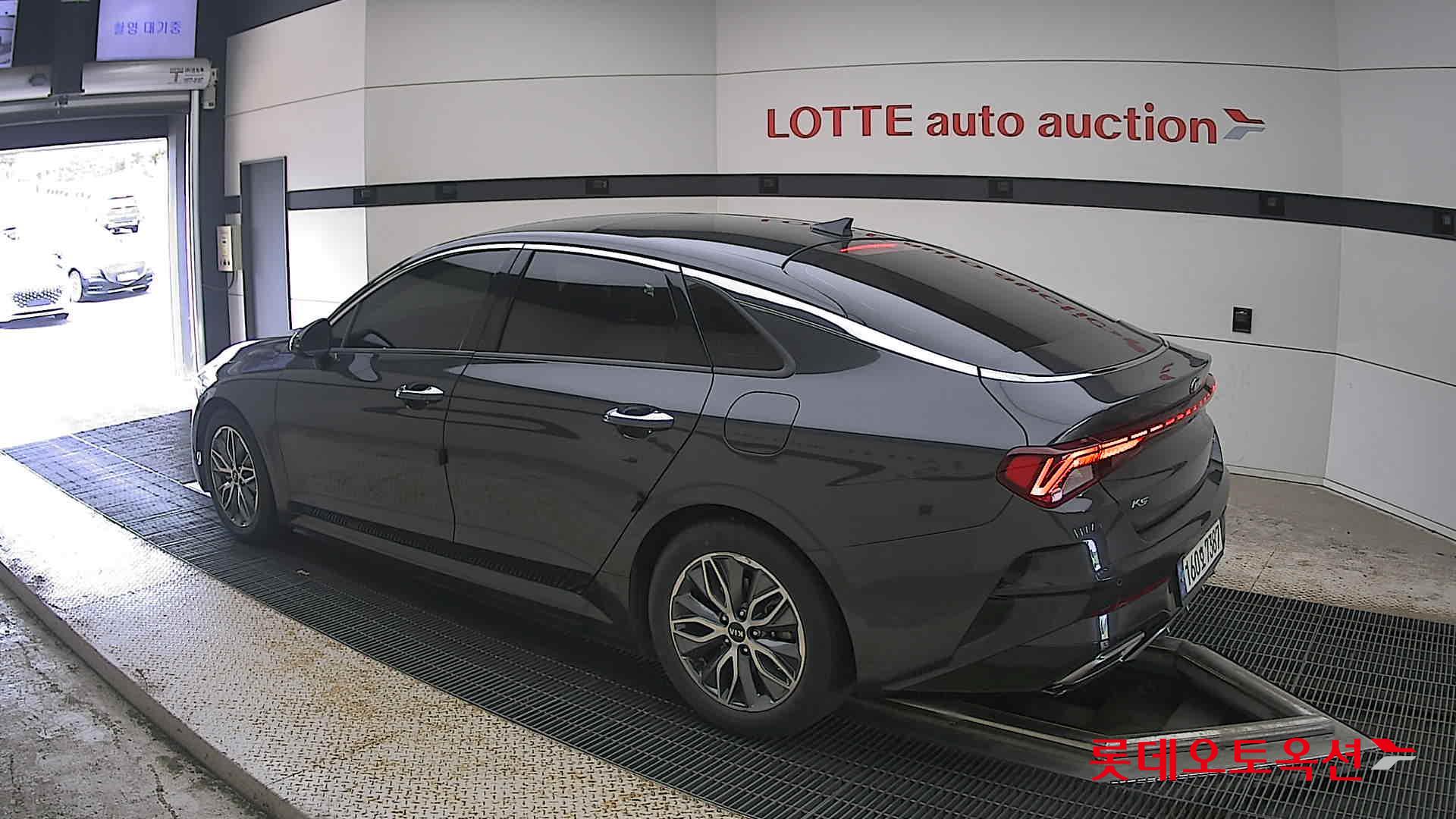 2021 - kia k5