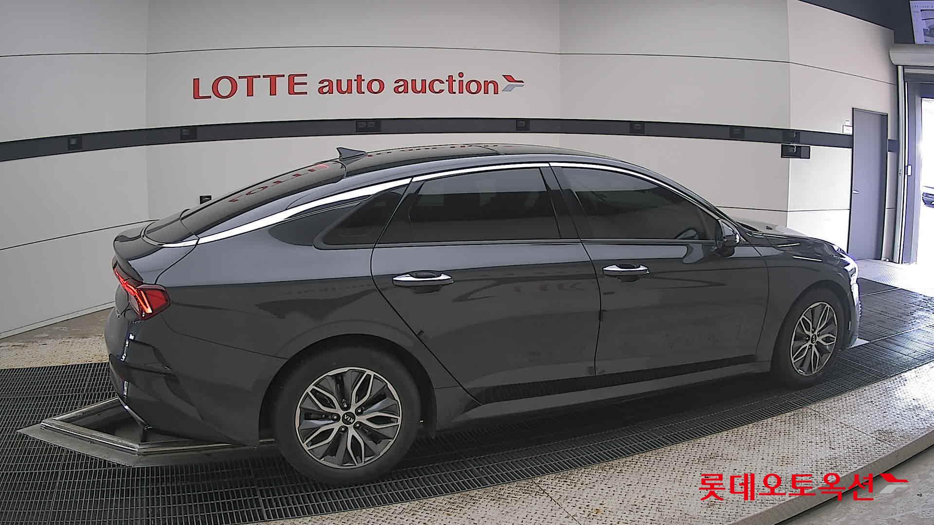 2021 - kia k5