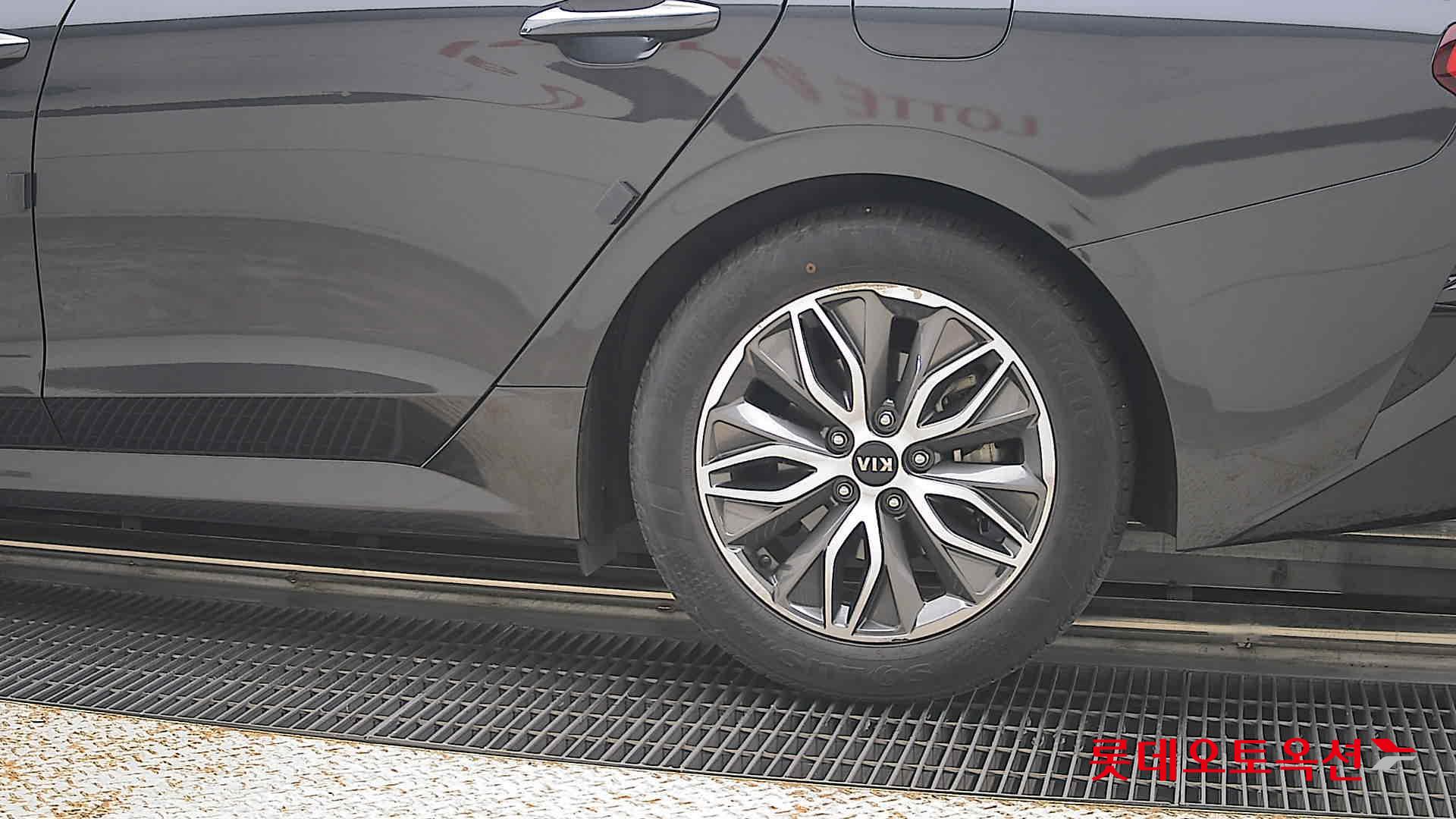 2021 - kia k5