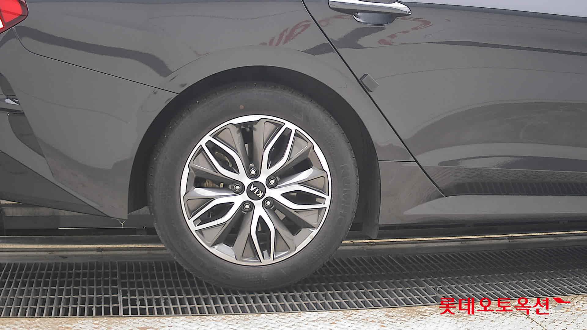 2021 - kia k5