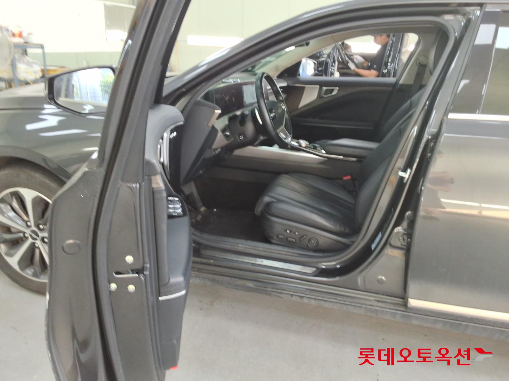 2022 - kia k8