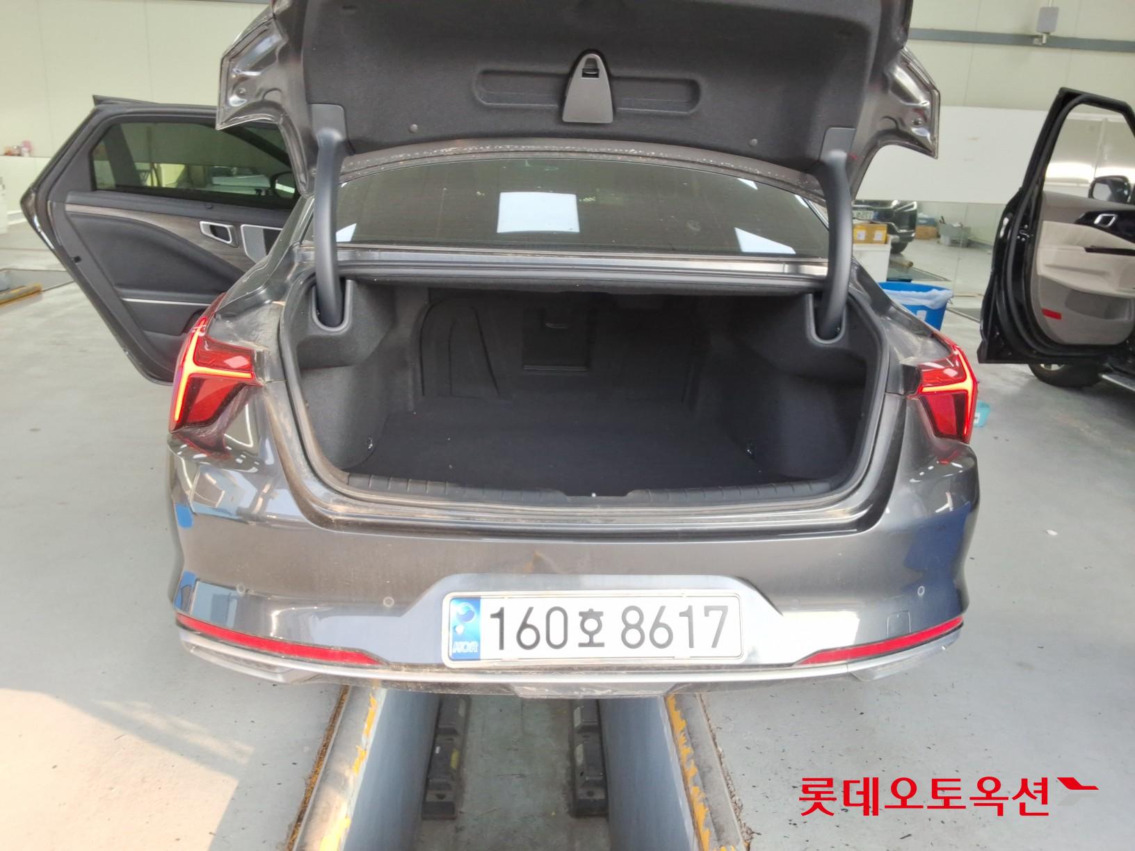 2022 - kia k8