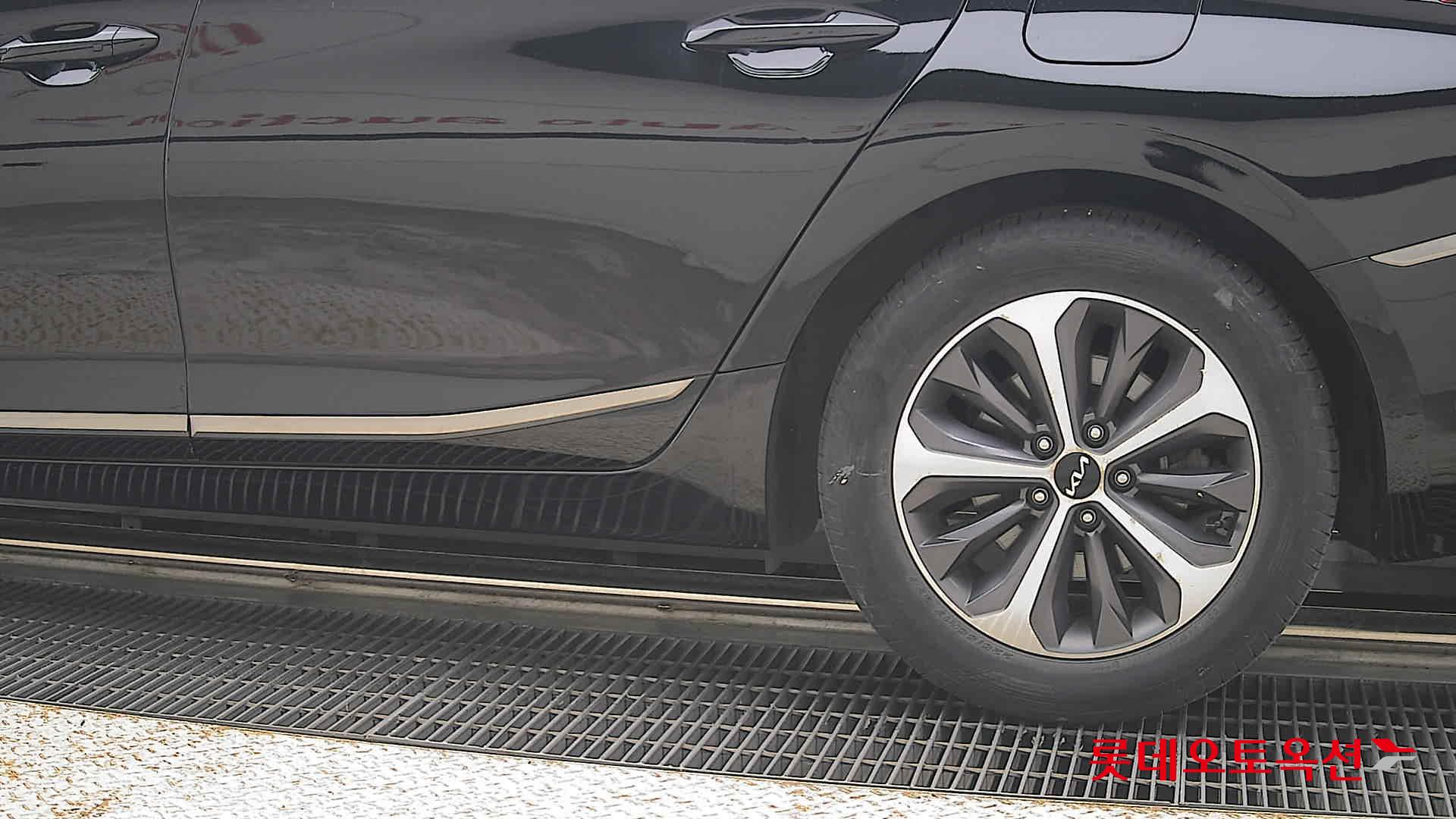 2023 - kia k8