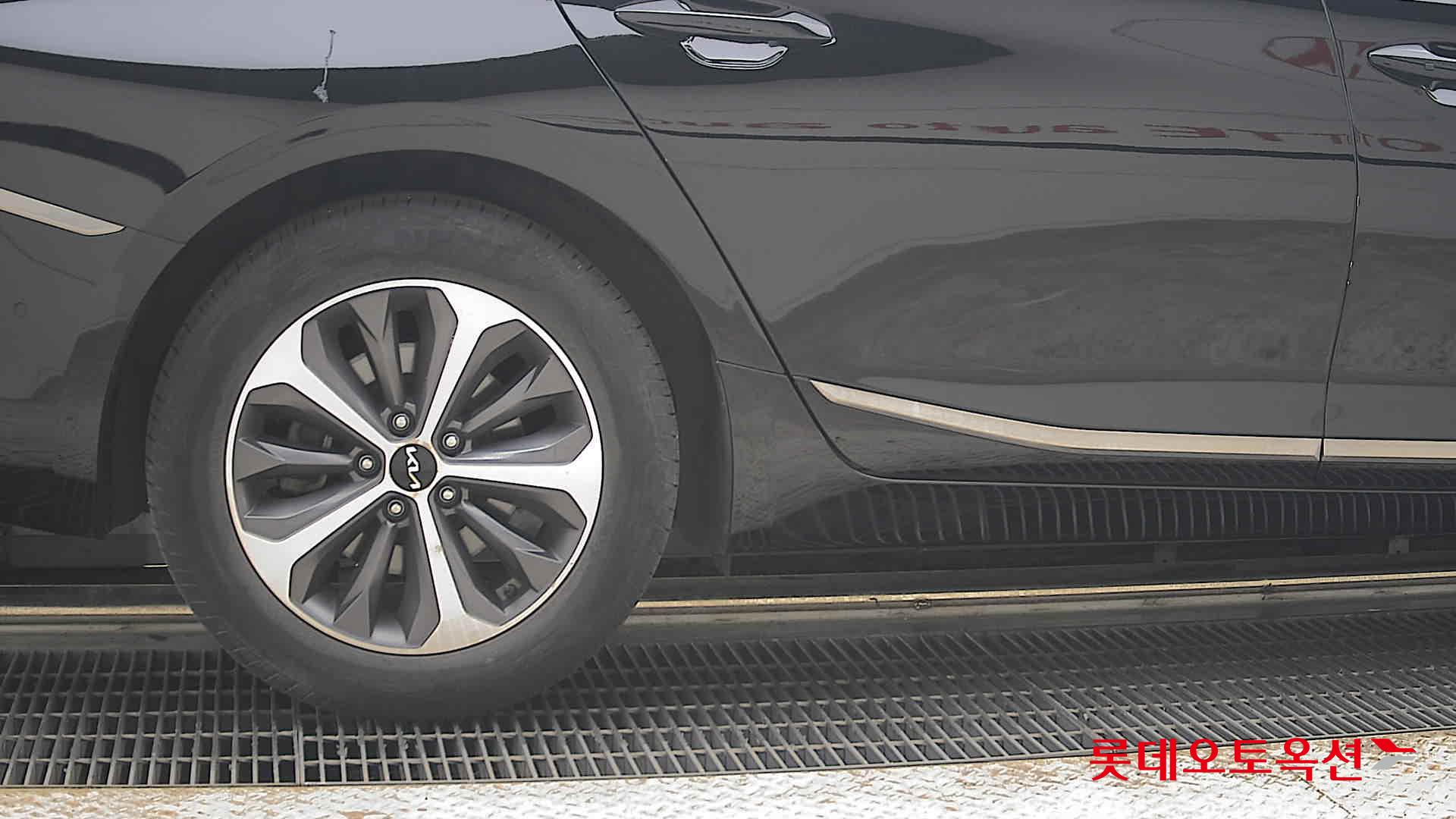 2023 - kia k8
