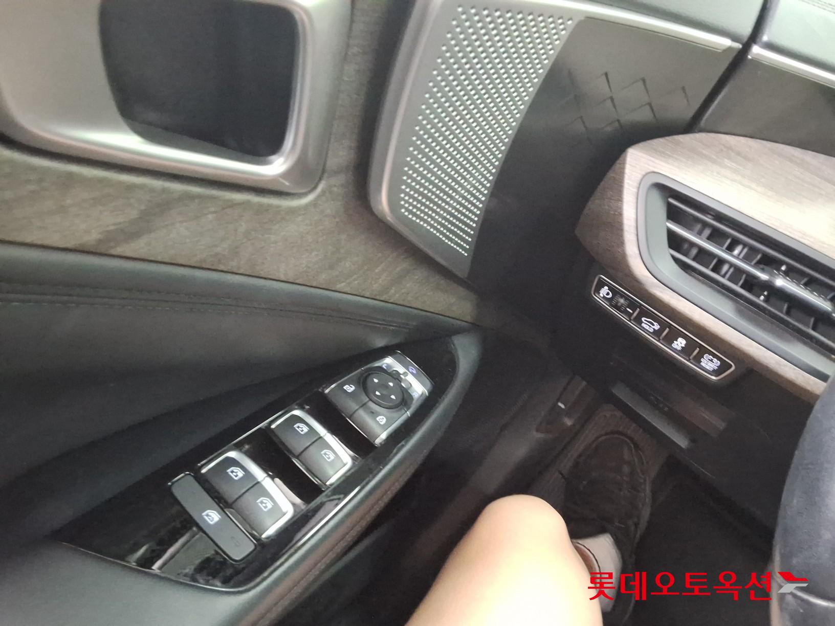2023 - kia k8