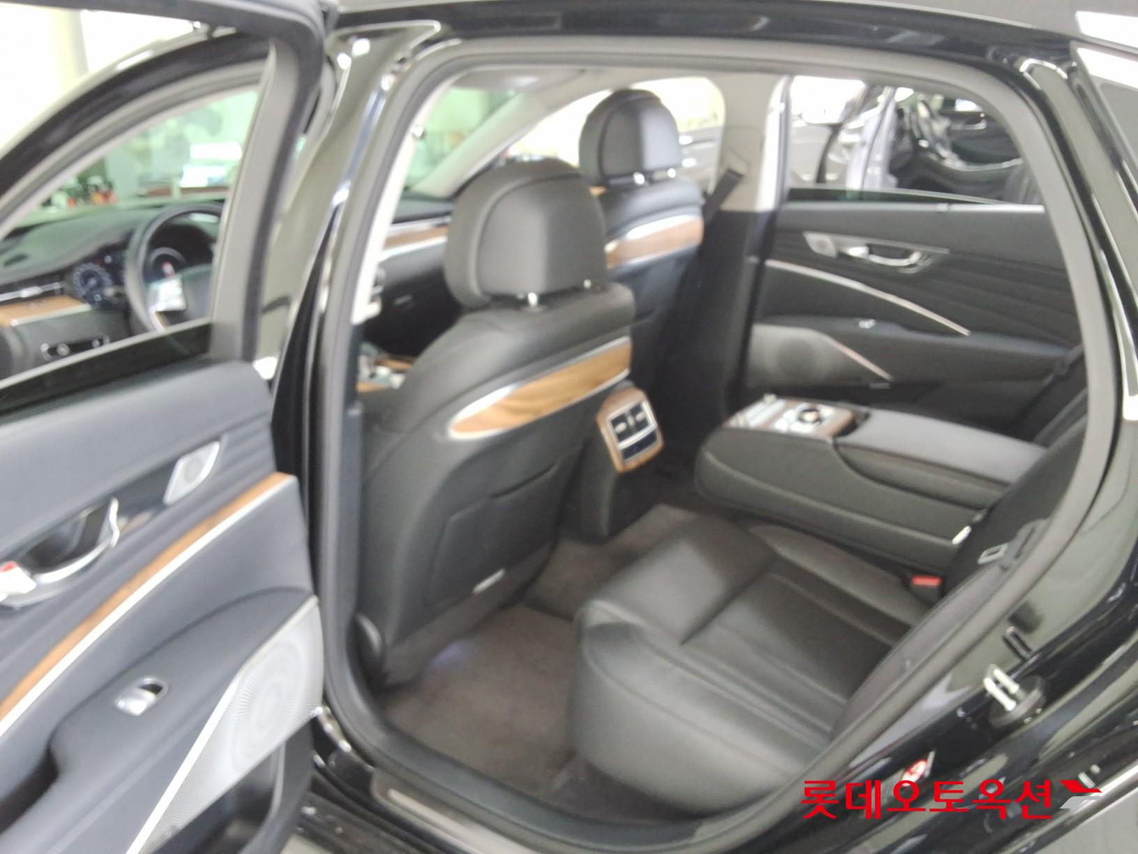 2023 - kia k9