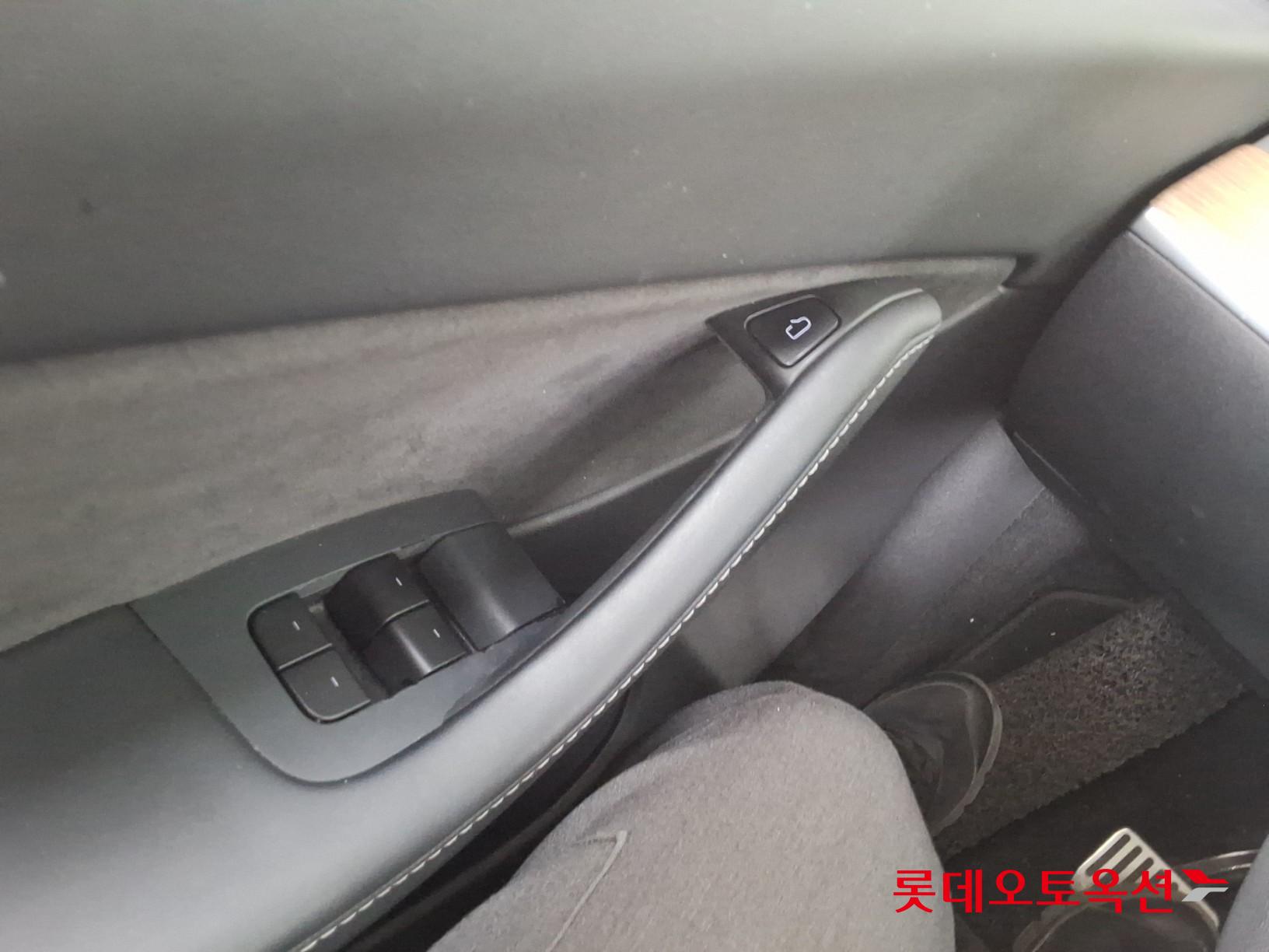 2021 - tesla model y