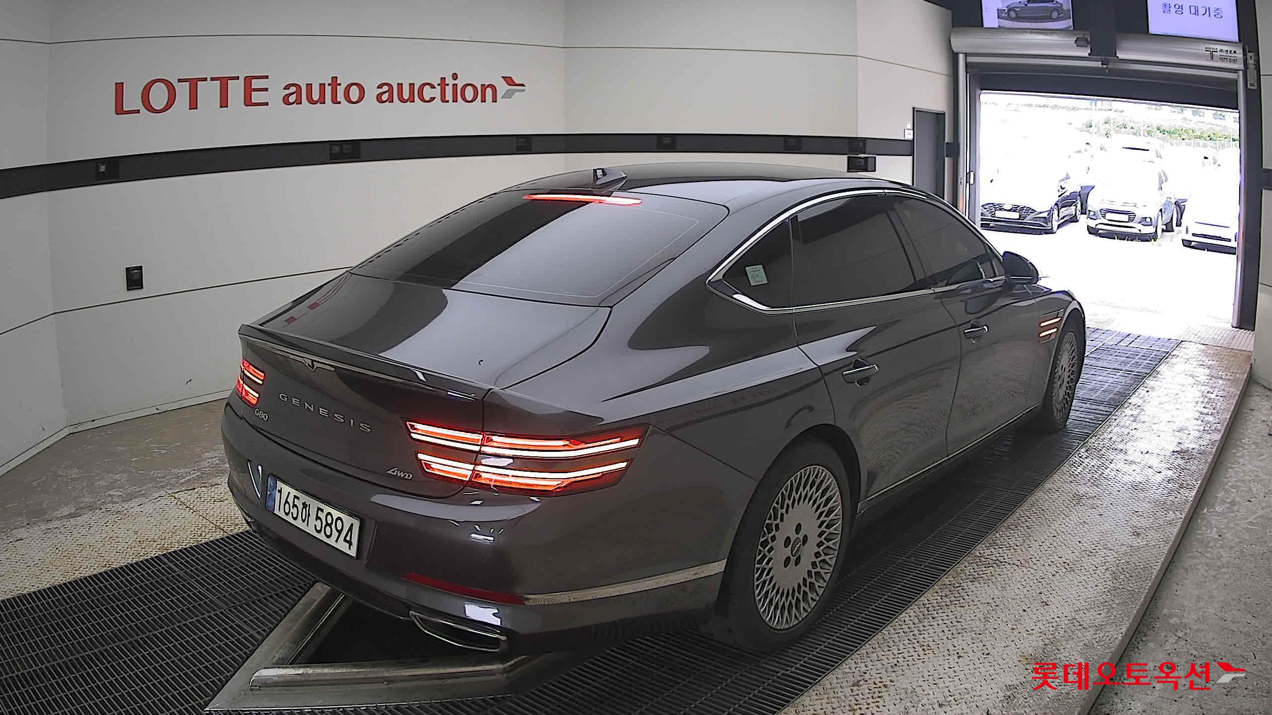 2022 - genesis g80