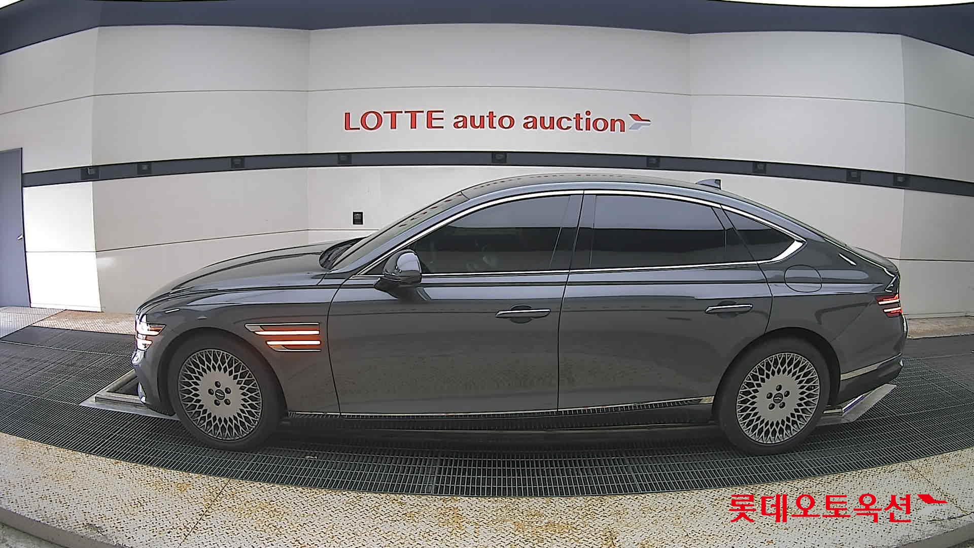 2022 - genesis g80