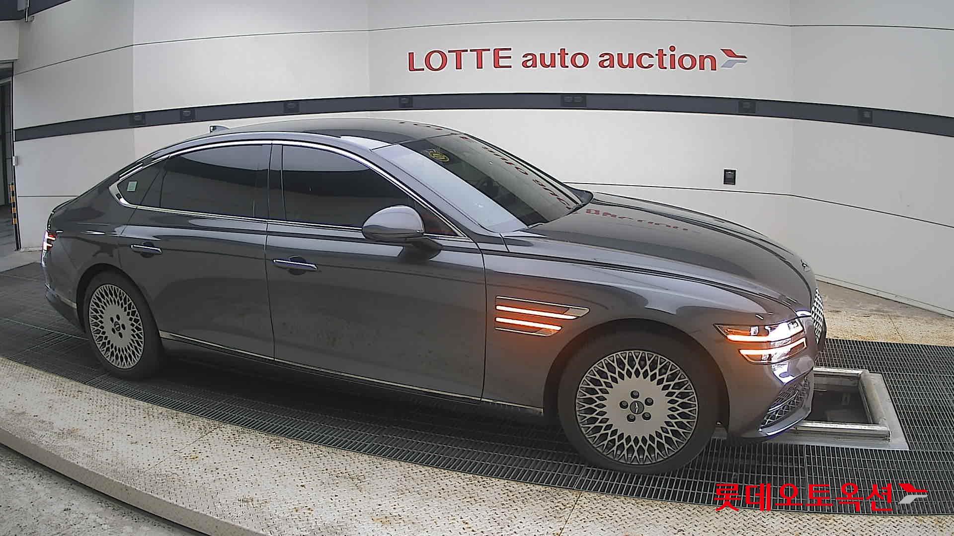 2022 - genesis g80