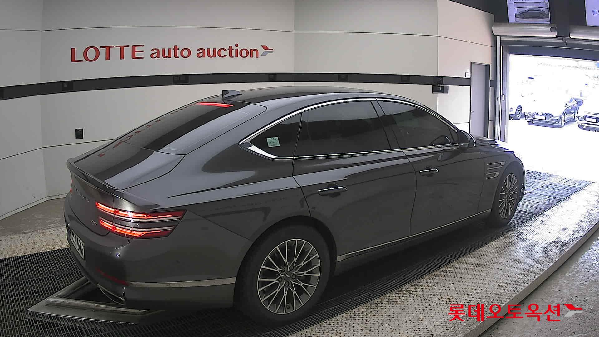 2022 - genesis g80
