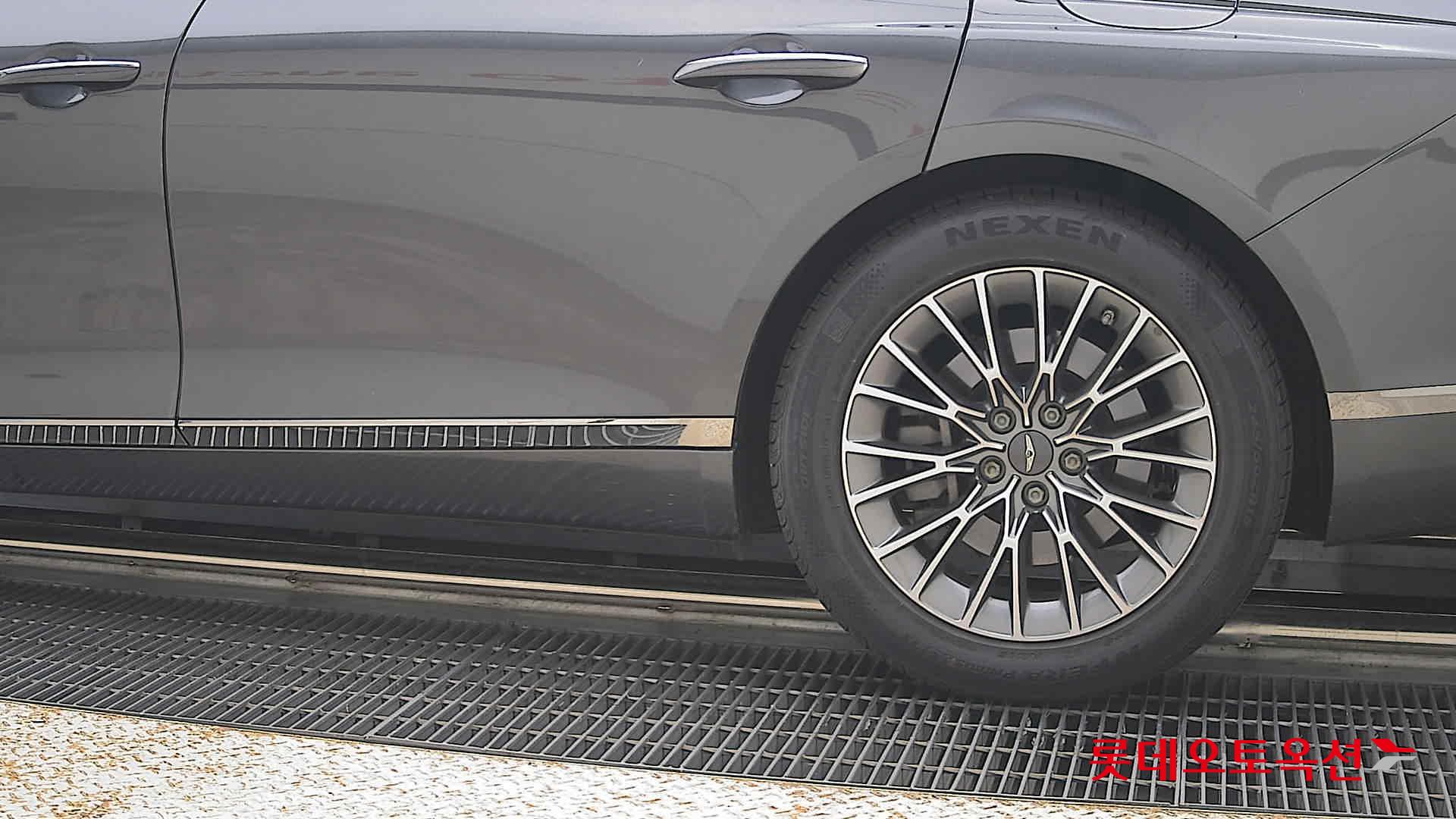 2022 - genesis g80