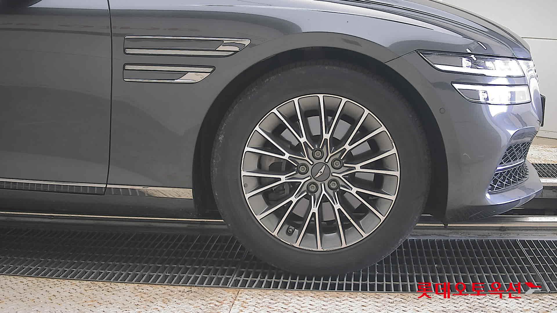 2022 - genesis g80