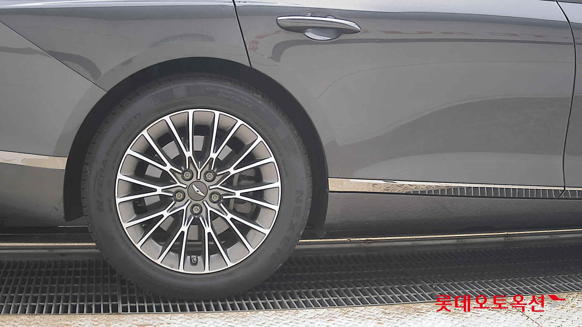 2022 - genesis g80